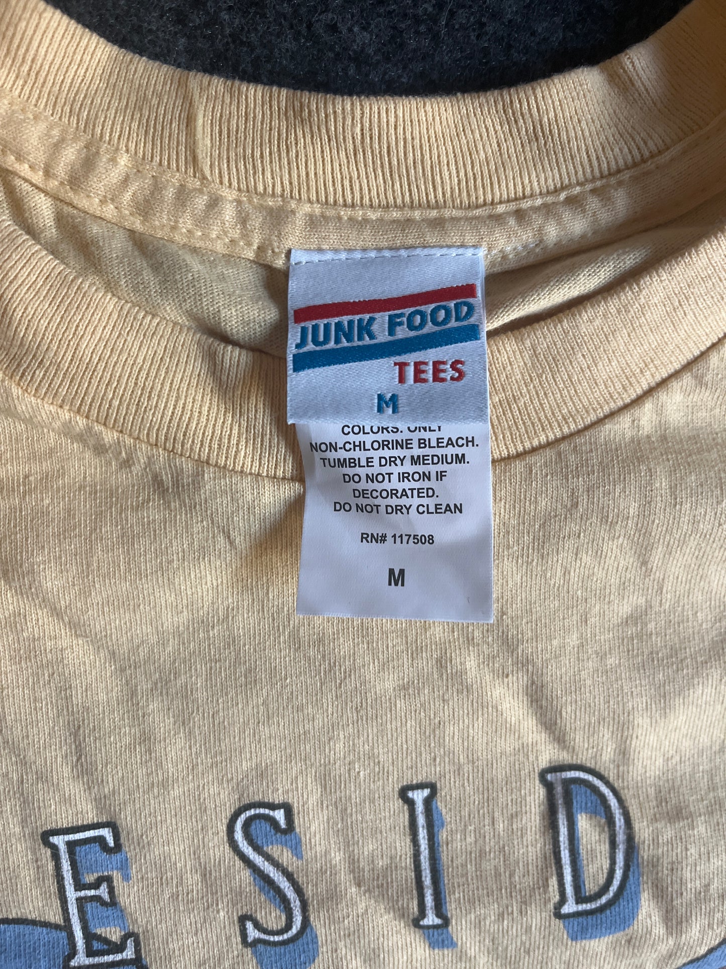 President Barbie Junk Food NWT T-shirt - Medium - 20.5" x 27"