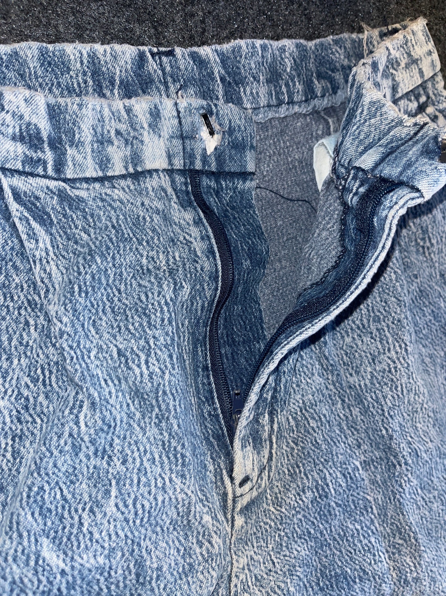 90/00's Chic Distressed Blue Light Wash Mom Jeans Pants - 26" x 26"