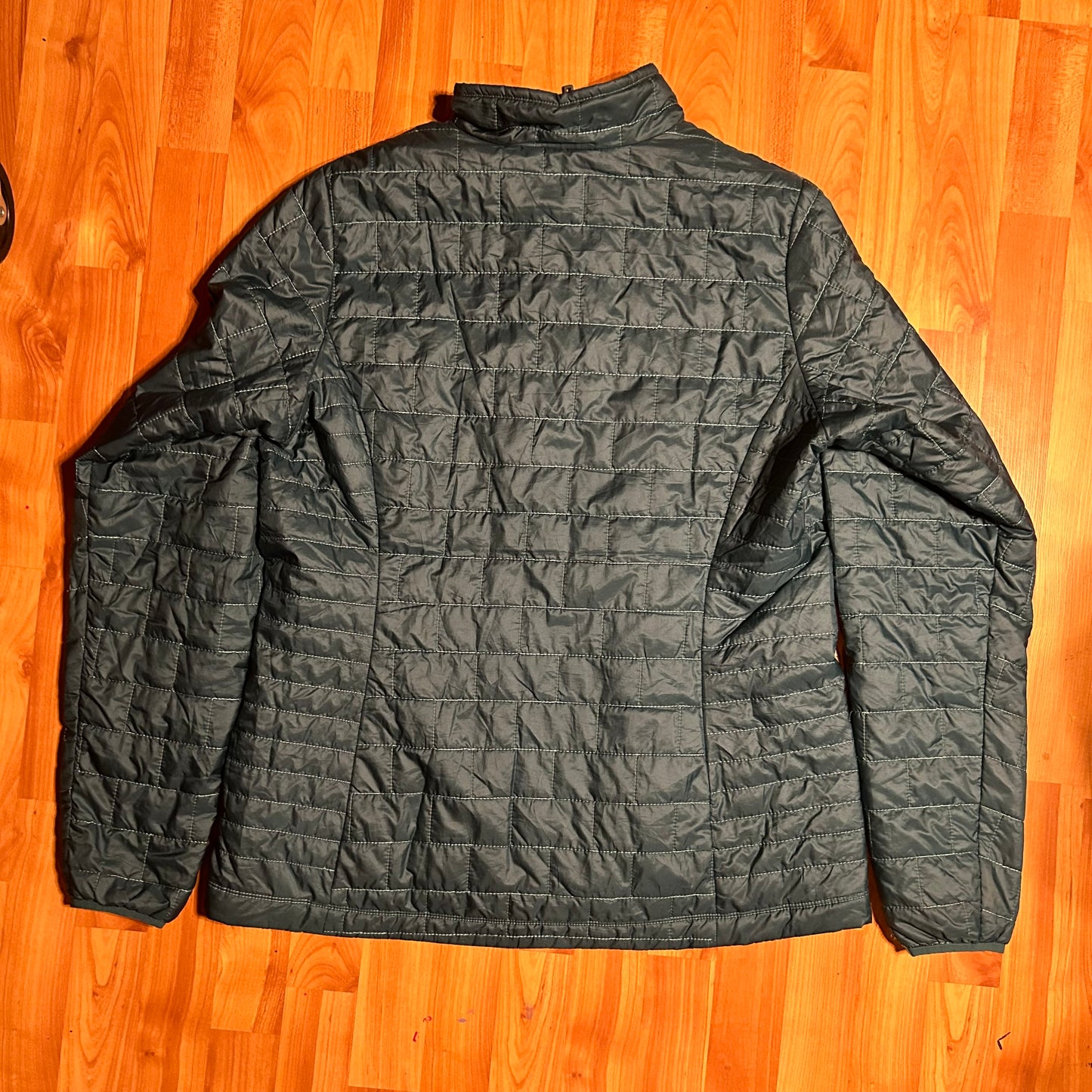 Phartagonia Patagonia Zip Up Puffer Jacket - Large - 22.5” x 29”