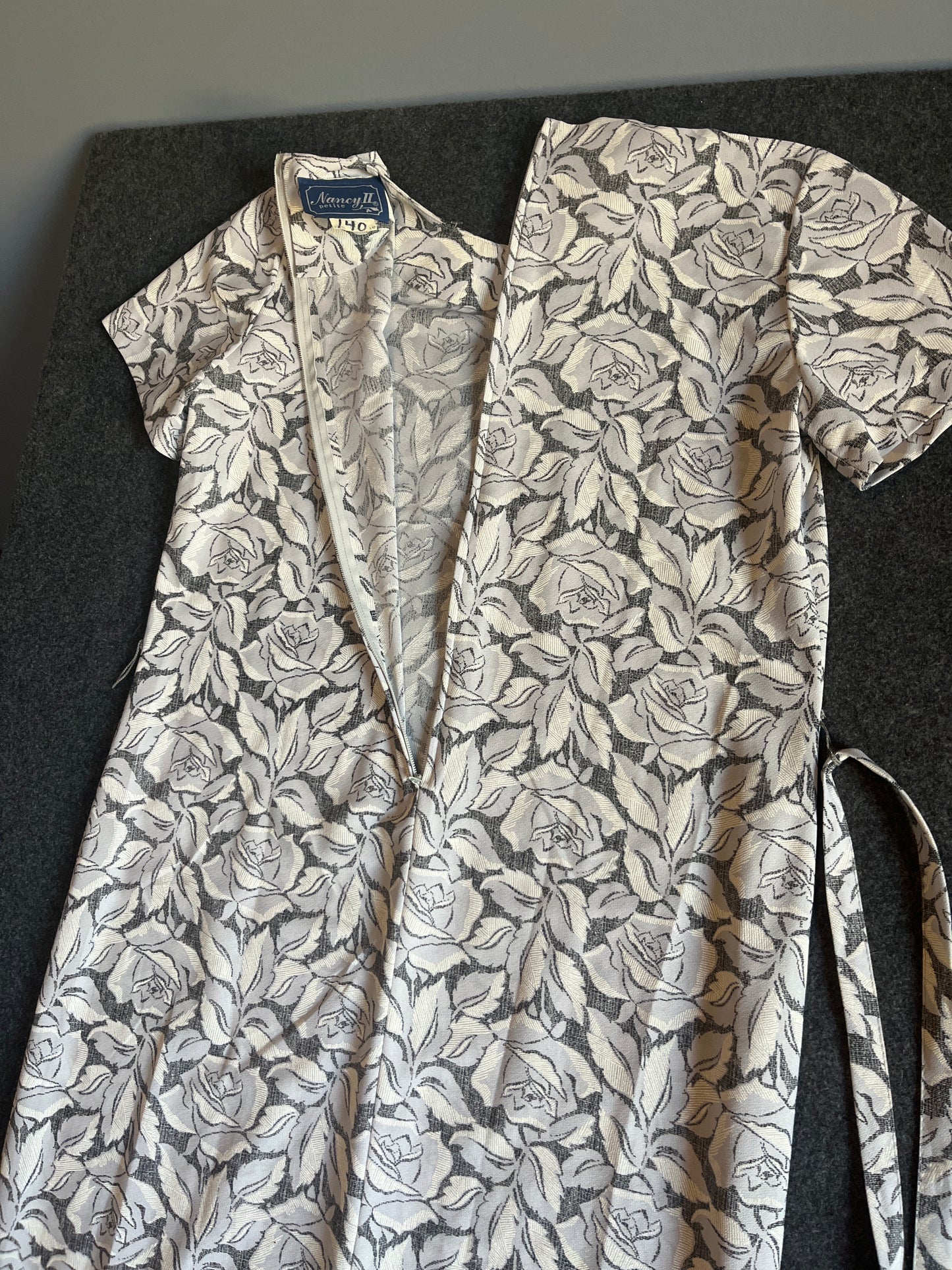 Nancy II Petite Flower Patterned Dress - Medium - 21" x 44"