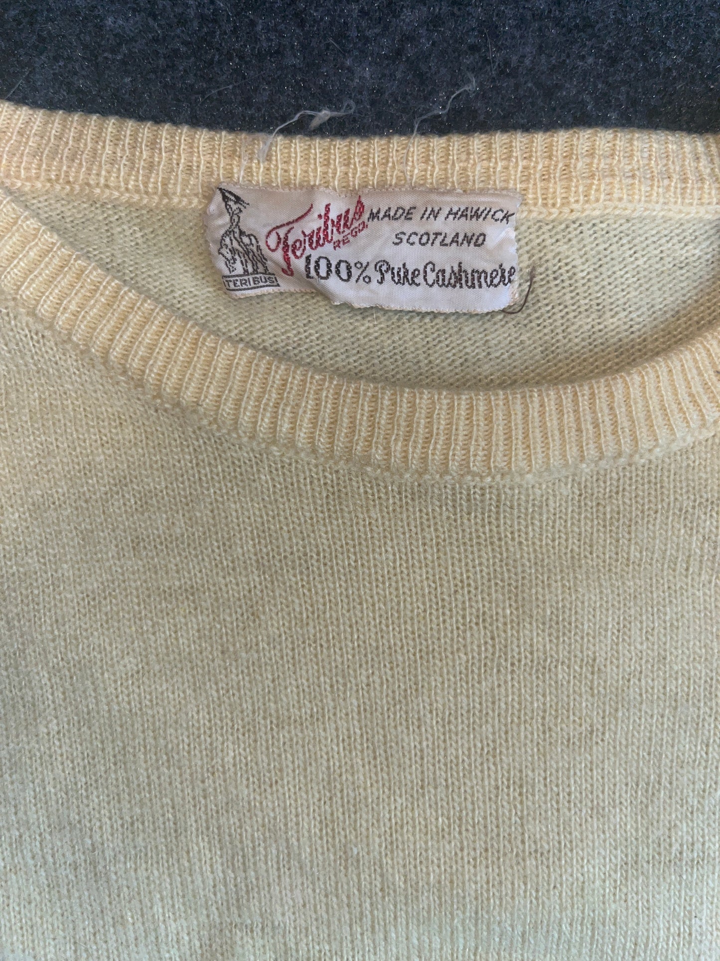 70's Cashmere Short Sleeve Sweater - Small - 19" x 22"