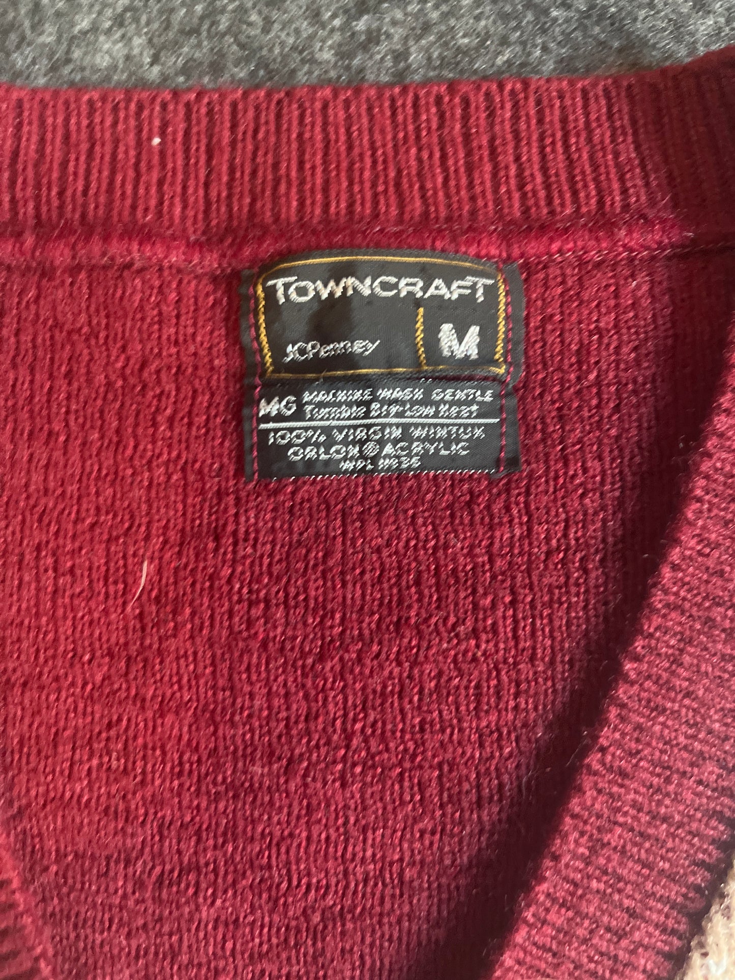 JCPenney Towncraft Acrylic VNeck Sweater Vest - Medium - 20" x 23"
