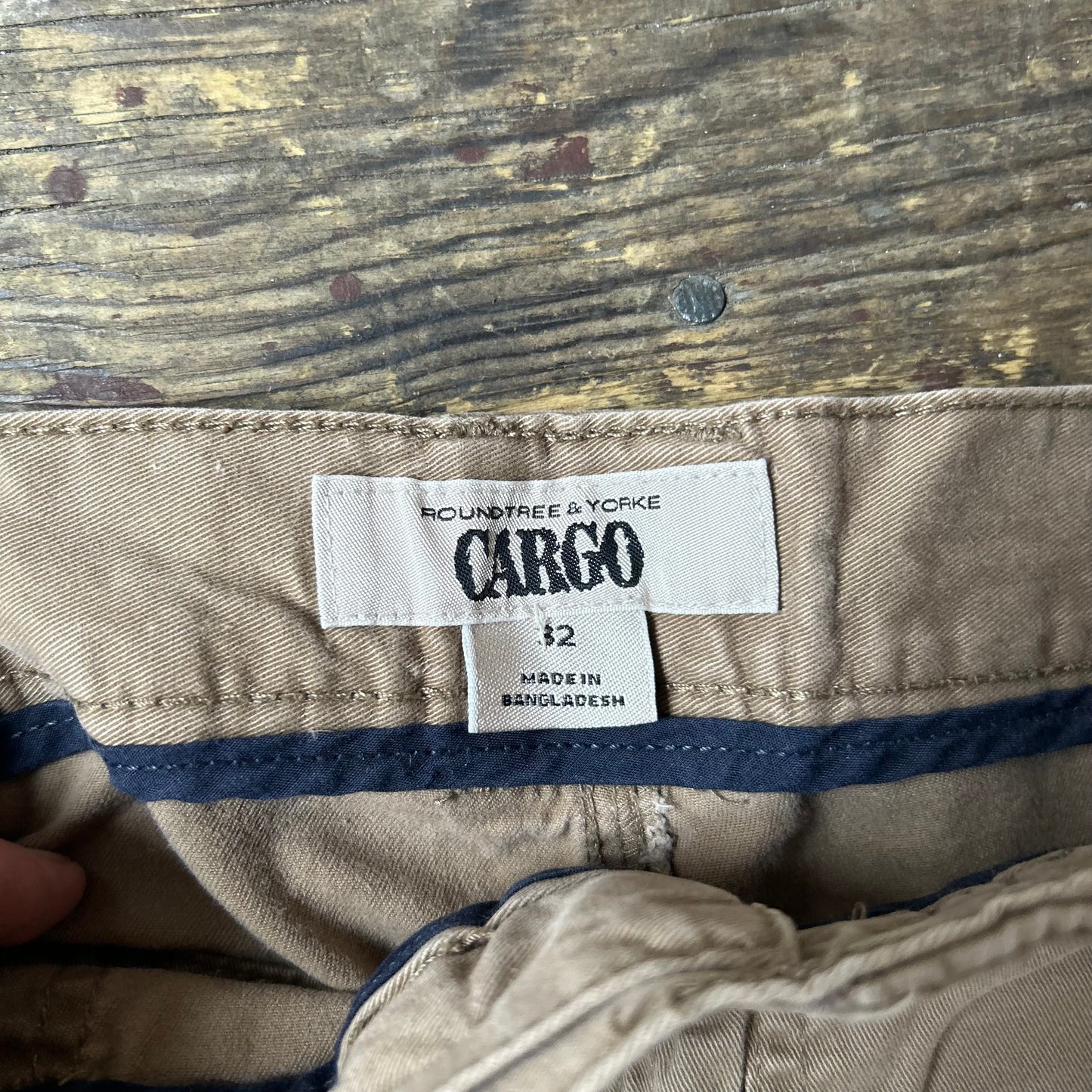 Roundtree and York Khaki Cargo Shorts - 33” x 6.5”