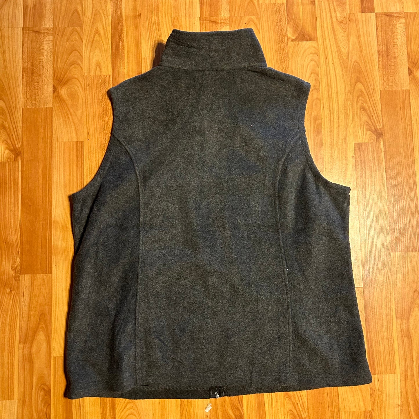 Columbia Fleece Zip Up - Large - 23” x 26.5”