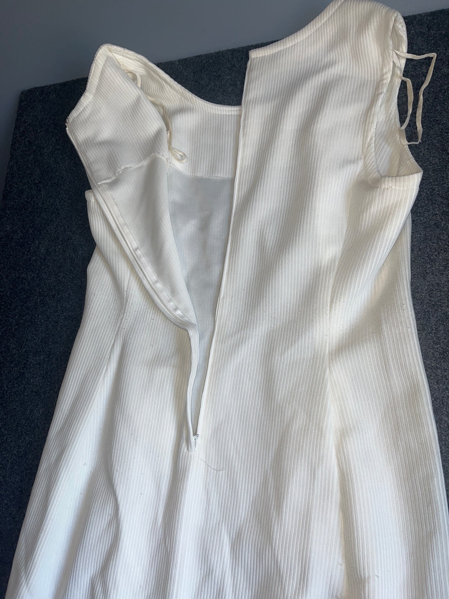 70/80's White Tied Dress - Small - 18" x 57"