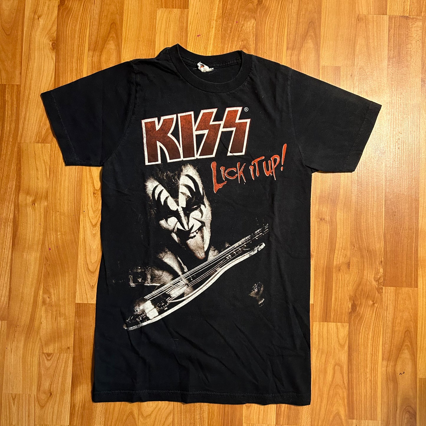 Bayside Kiss Lick it Up Band Heavy Metal Rock Music Tshirt - XSmall - 16” x 26”
