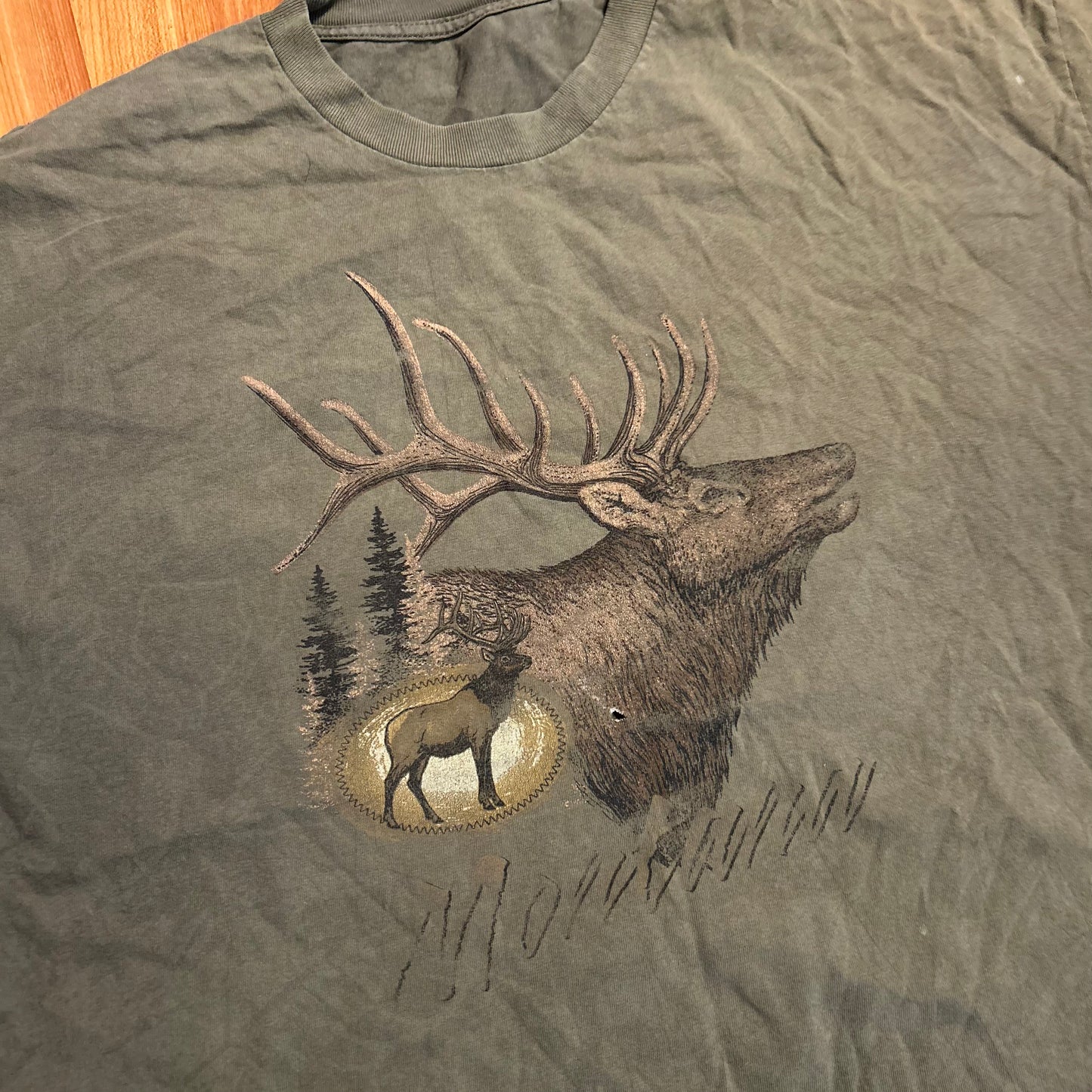Montana Elk Portrait Green Tshirt - XLarge - 25" x 29.5"