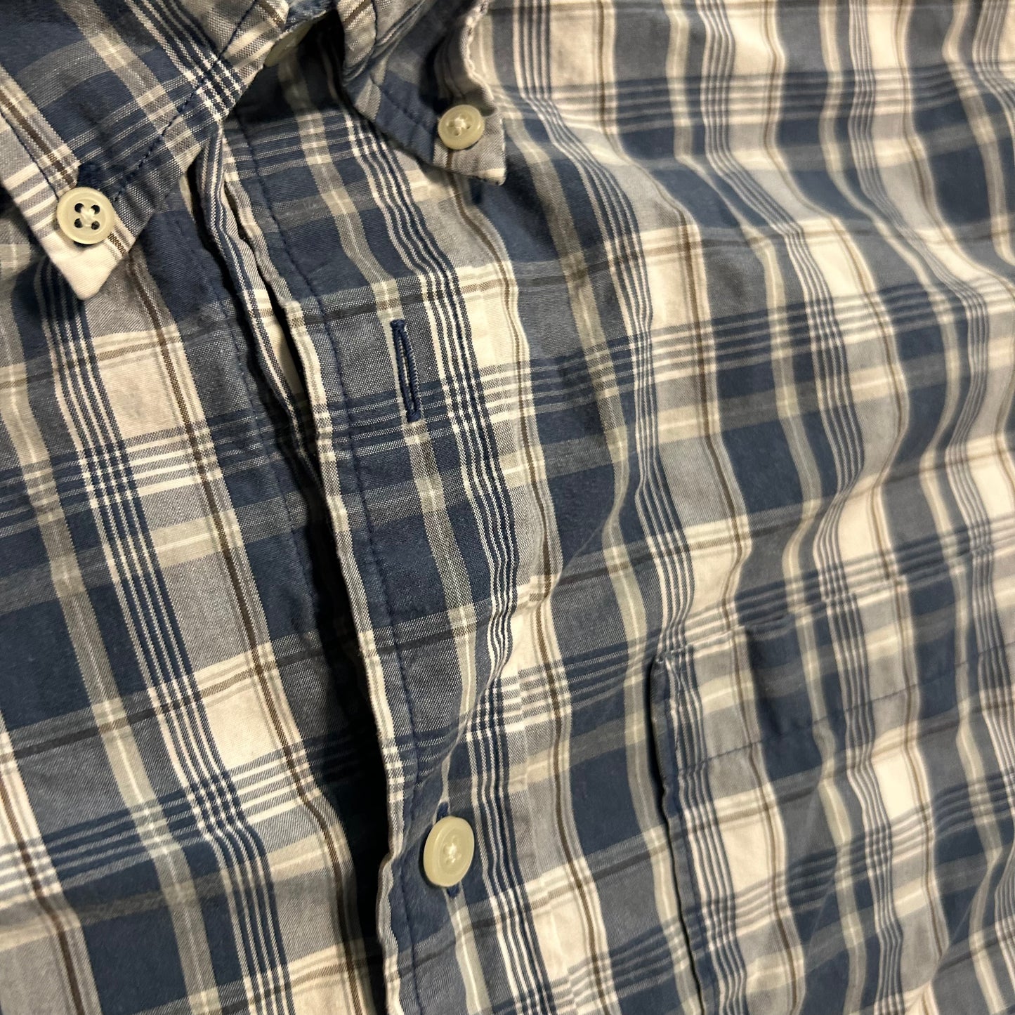 Abercrombie and Fitch Checkered Plaid Navy Blue Button Up Shirt - Large - 23.5" x 28"