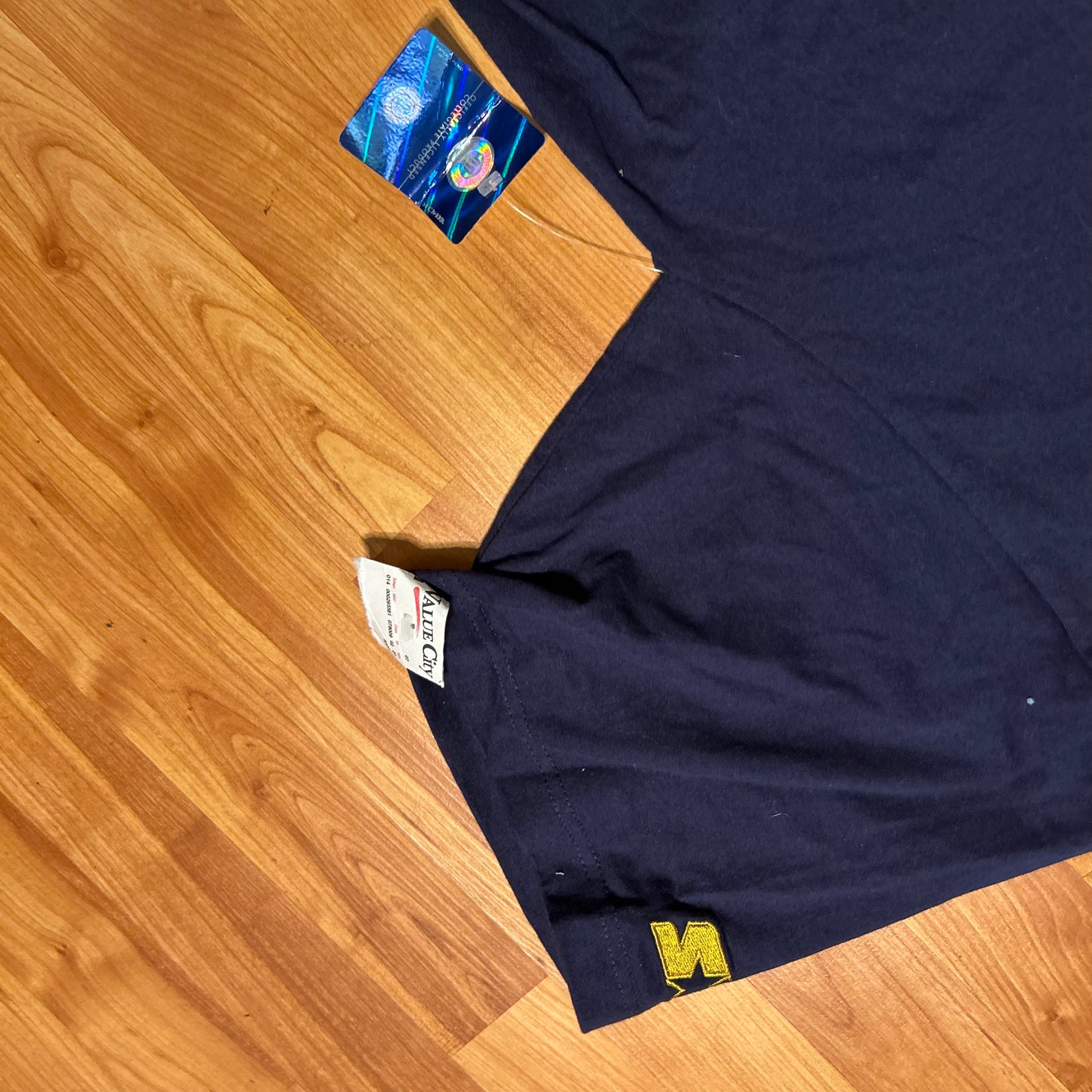 NWT Brand New Notre Dame Fighting Irish University Navy Blue Tshirt - XLarge - 27" x 30"