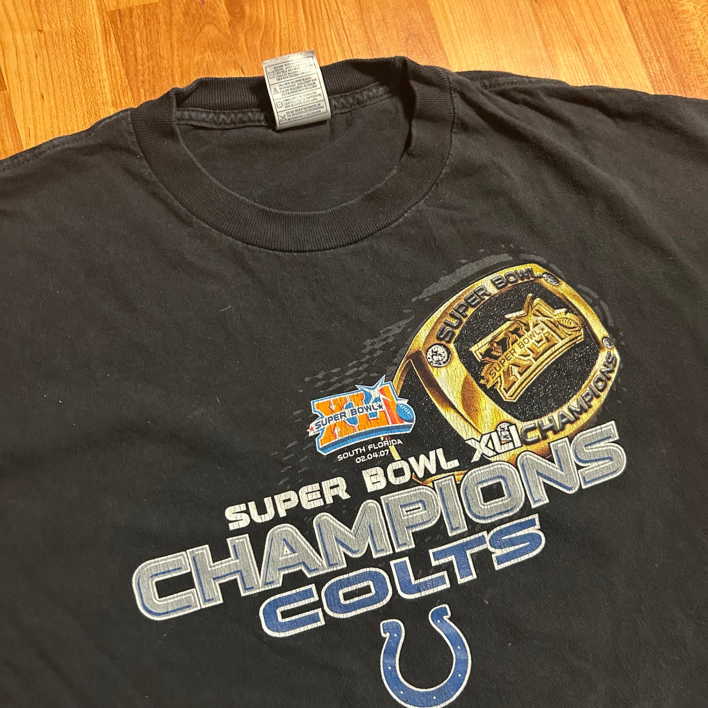Super Bowl XLI Indianapolis Colts 2007 Black NFL Football Tshirt - XLarge - 25" x 30"