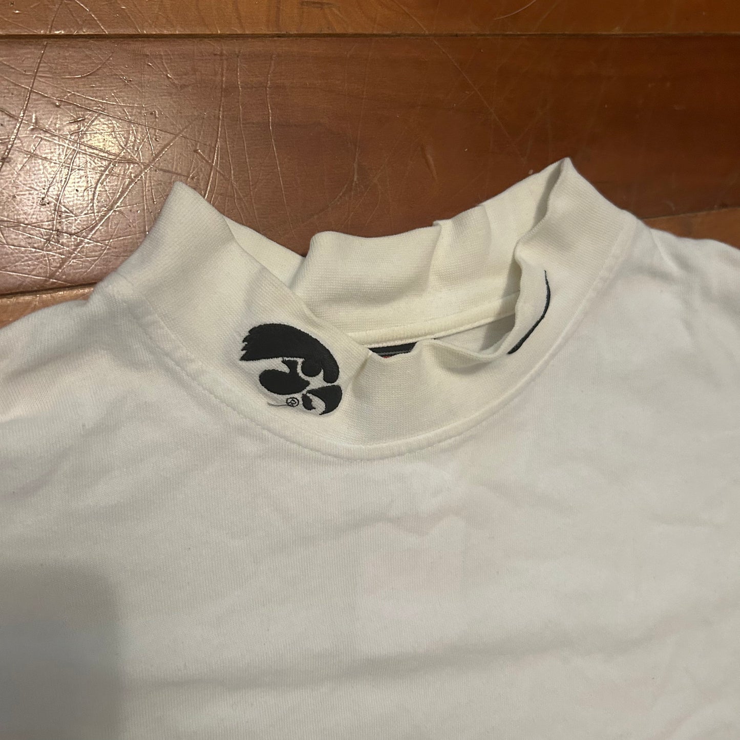 00’s Nike Iowa Hawkeyes White Mock Neck Longsleeve Shirt - XLarge - 24" x 30"