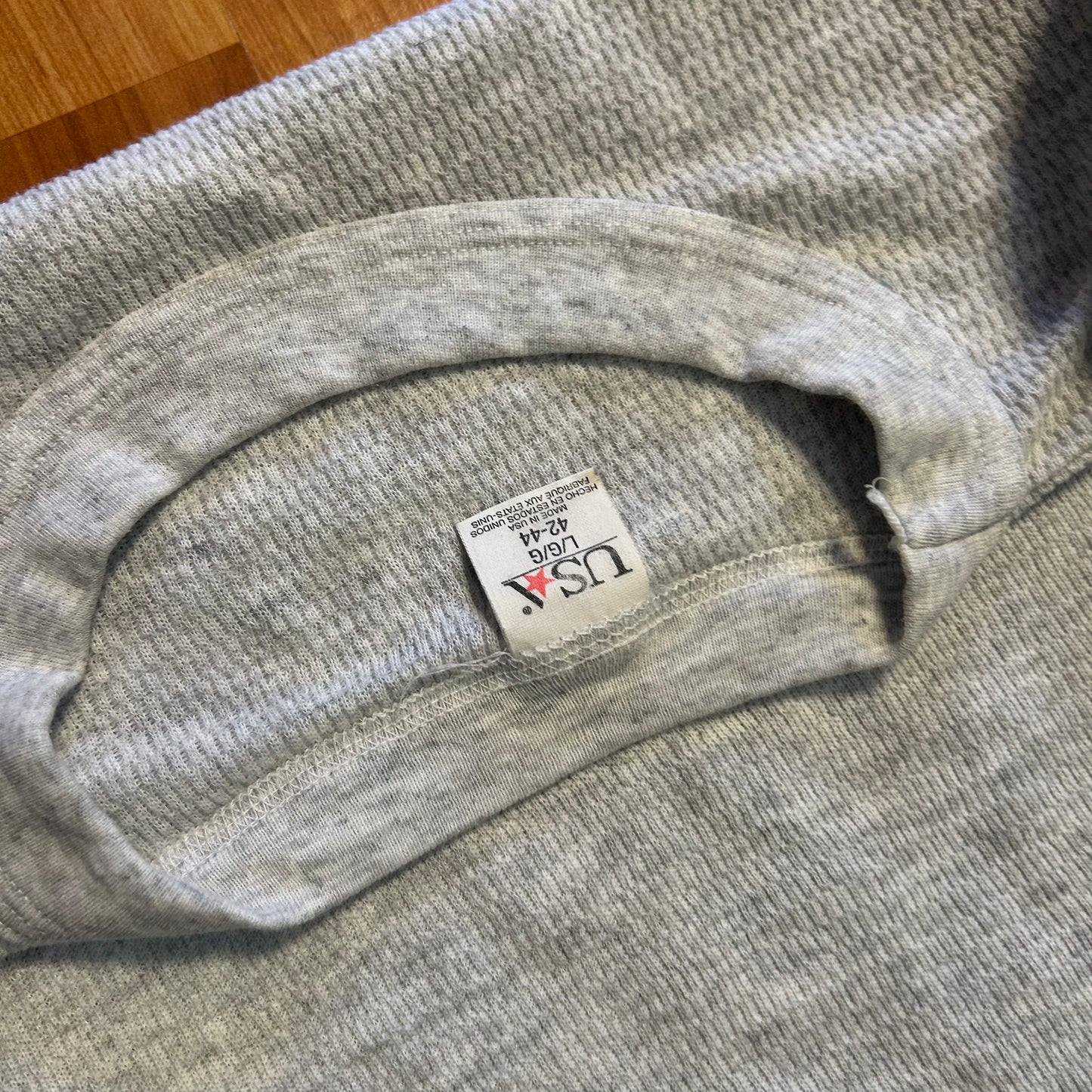 80/90's USA Grey Longsleeve Thermal Shirt - XSmall - 16" x 24"