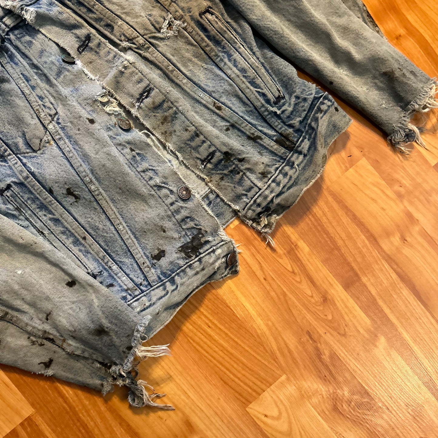 80/90's Levis Distressed Denim Jean Jacket - Small - 19" x 22"