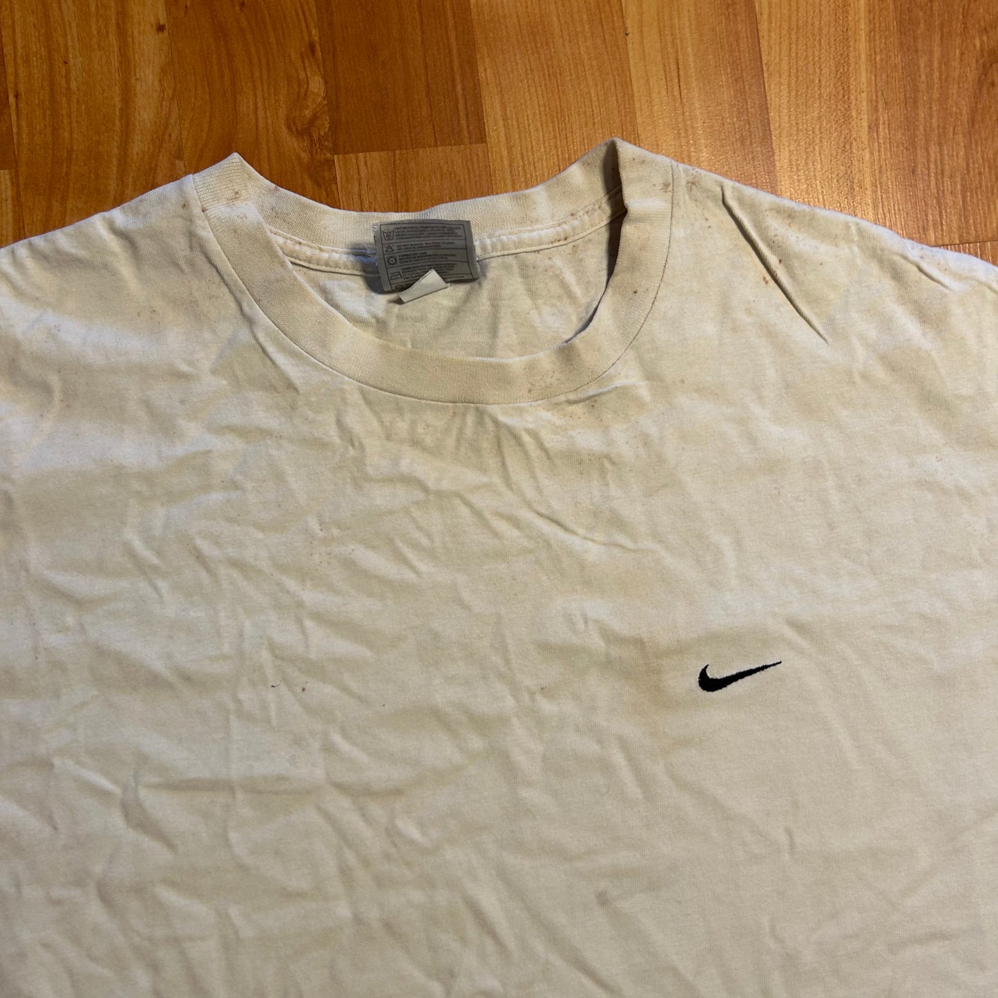 00’s Nike Mini Swoosh Embroidered White Tshirt - XLarge - 24" x 31"