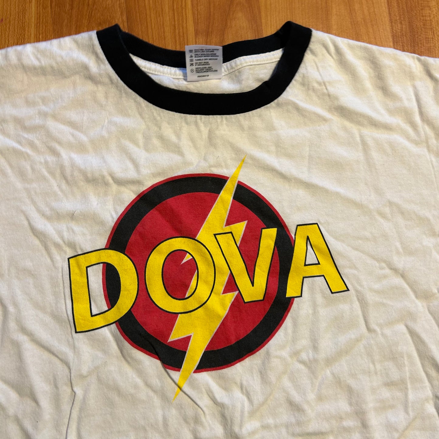 Anvil Dova Lightning White Ringer Tshirt - Medium - 20.5" x 27.5"