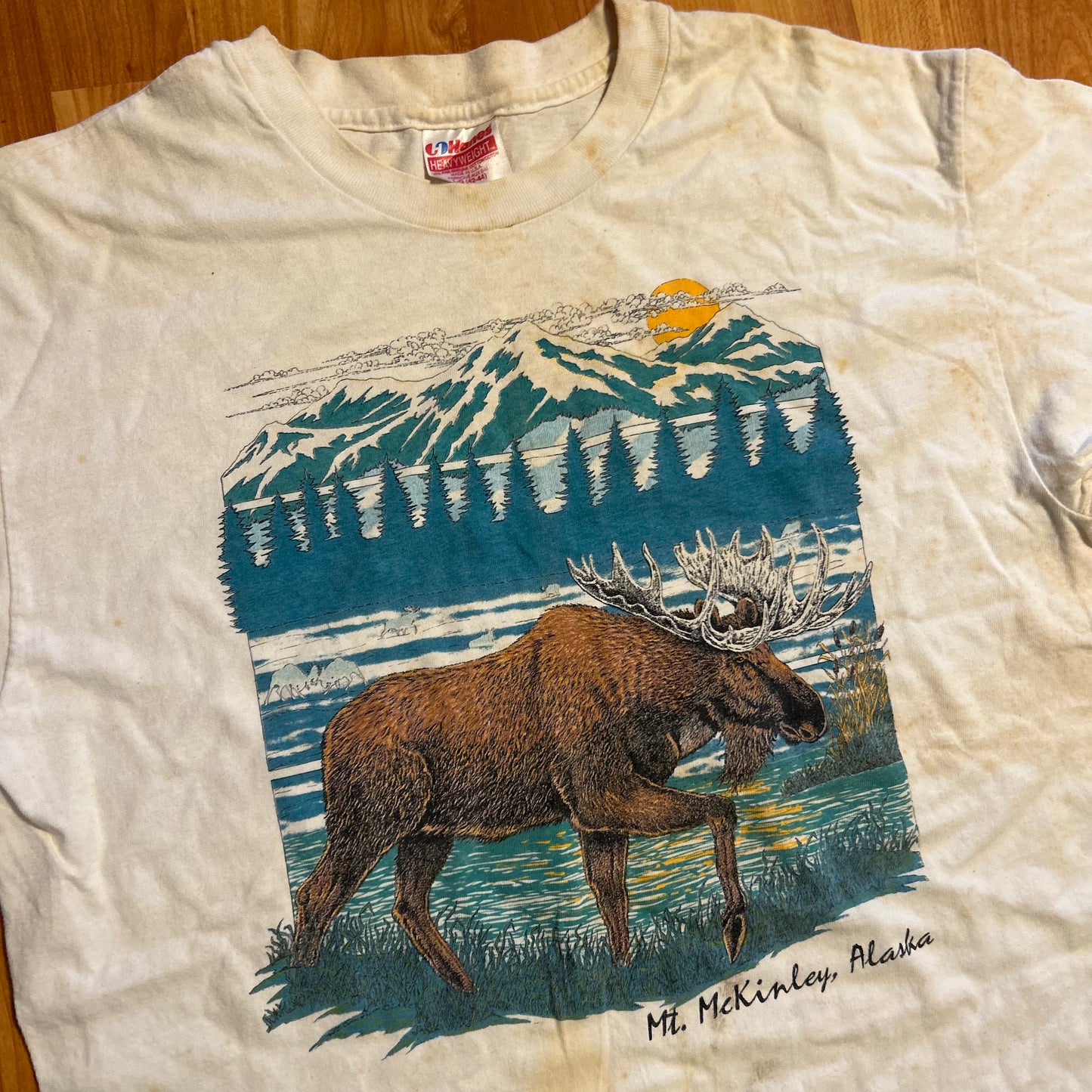 90’s Hanes Beefy McKinsley Alaska Elk White Tshirt - Medium - 20" x 28"