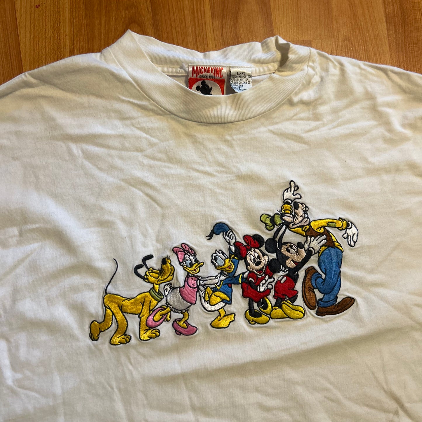 Mickey Inc Disney Characters White Embroidered Tshirt - Large - 23" x 31"