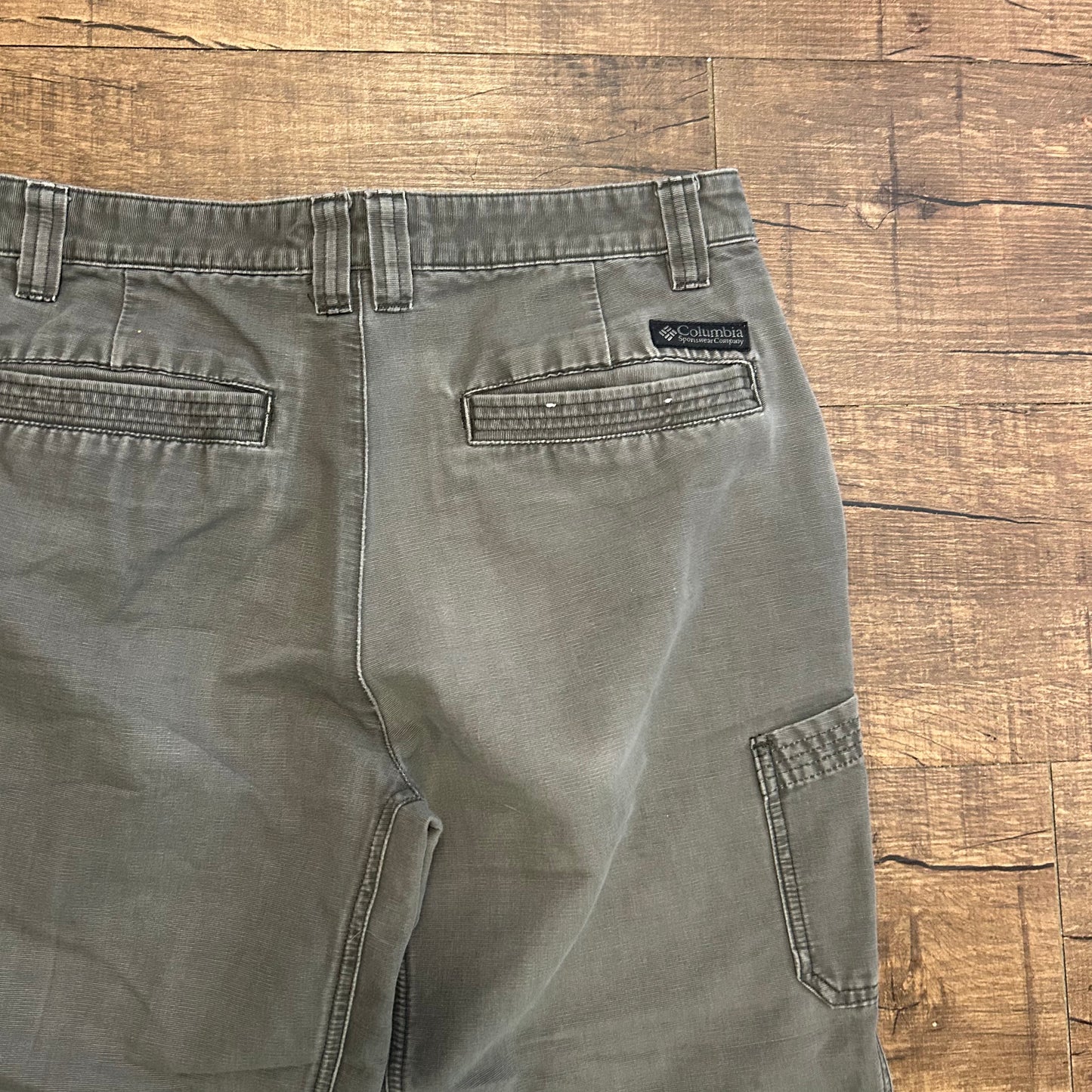 Columbia Sportswear Grey Cargo Pants - 32” x 31”