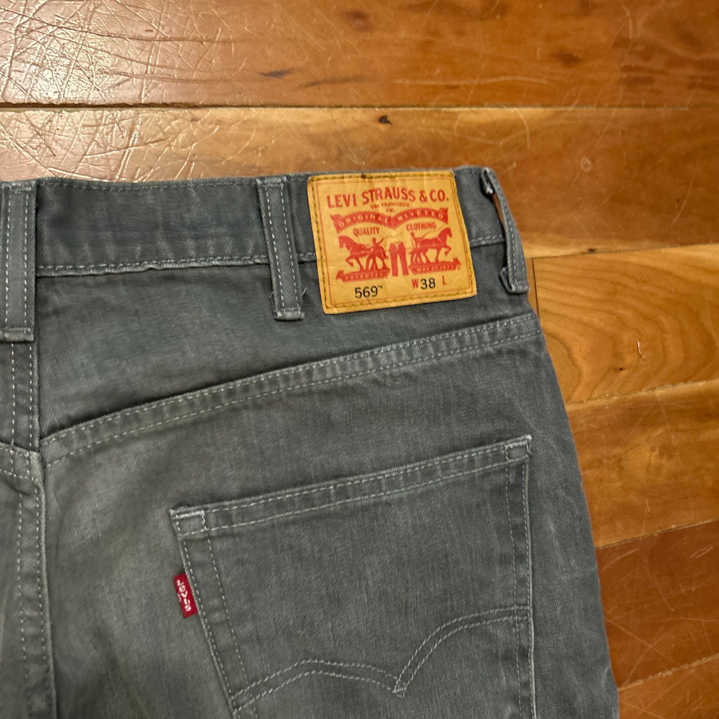 Levi 569 Grey Denim Jean Shorts Jorts - 38" x 12"