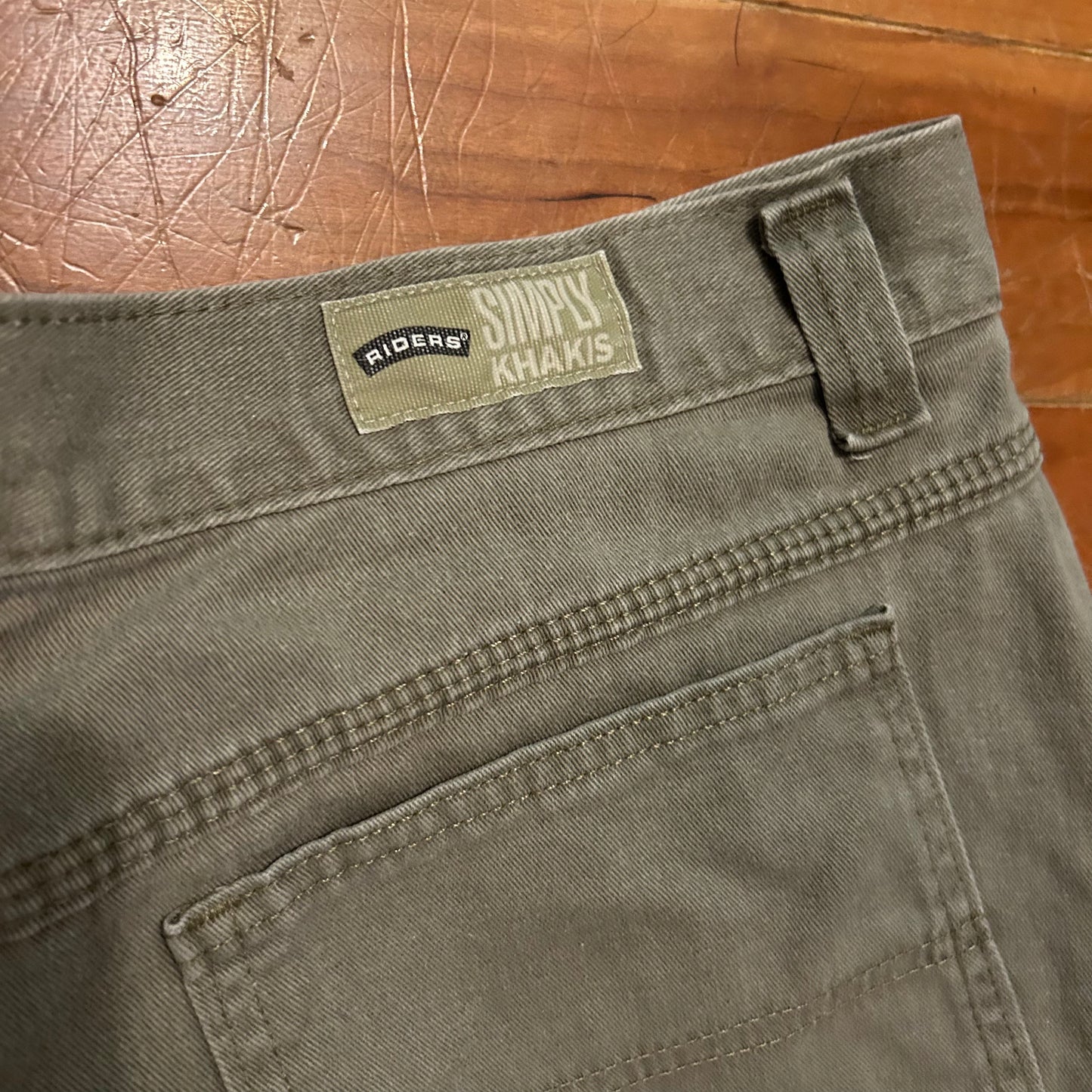 Lee Riders Simply Khakis Green Brown Denim Shorts - 32" x 5"