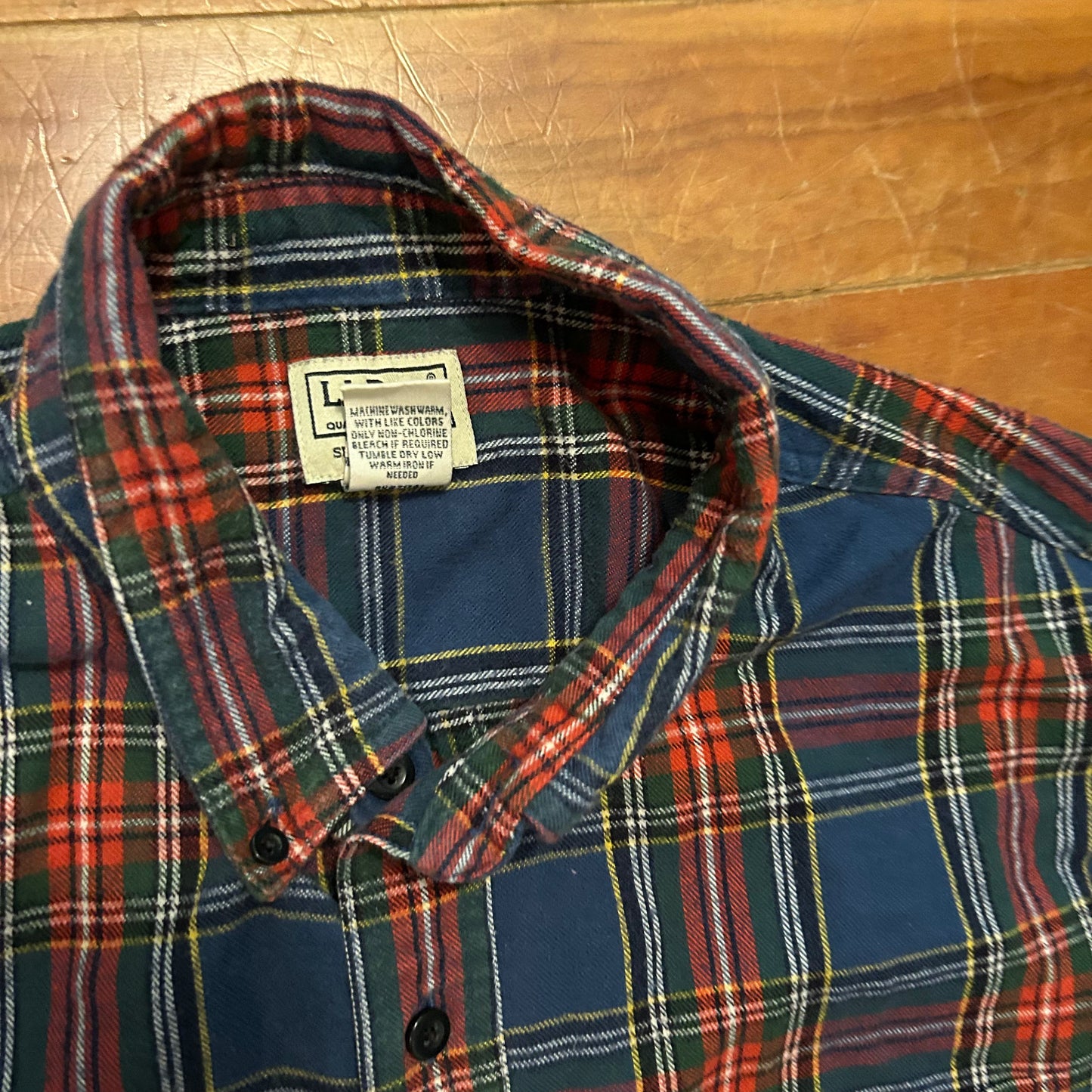 LL Bean Blue Red Green Button Down Flannel Shirt - XLarge - 25" x 30.5"
