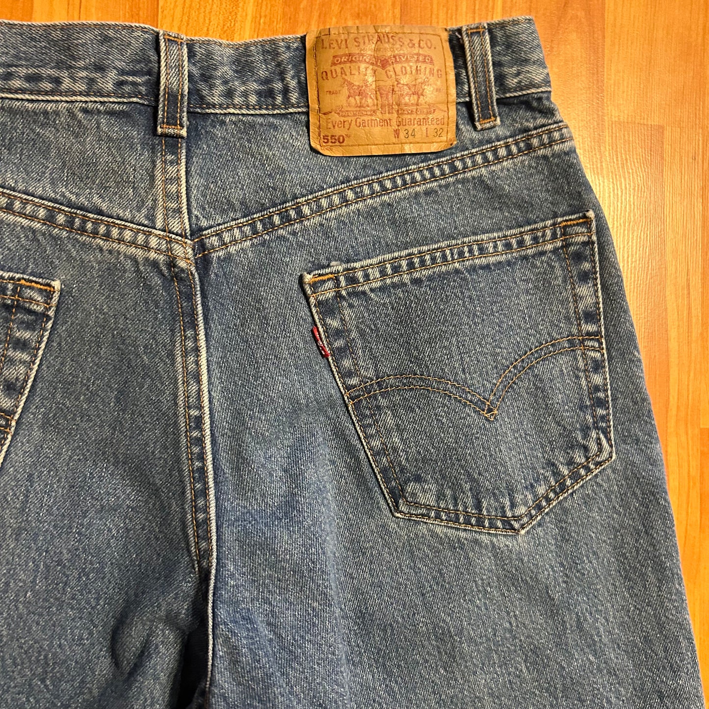 90's Levi 550 Denim Blue Jeans - 32" x 32"