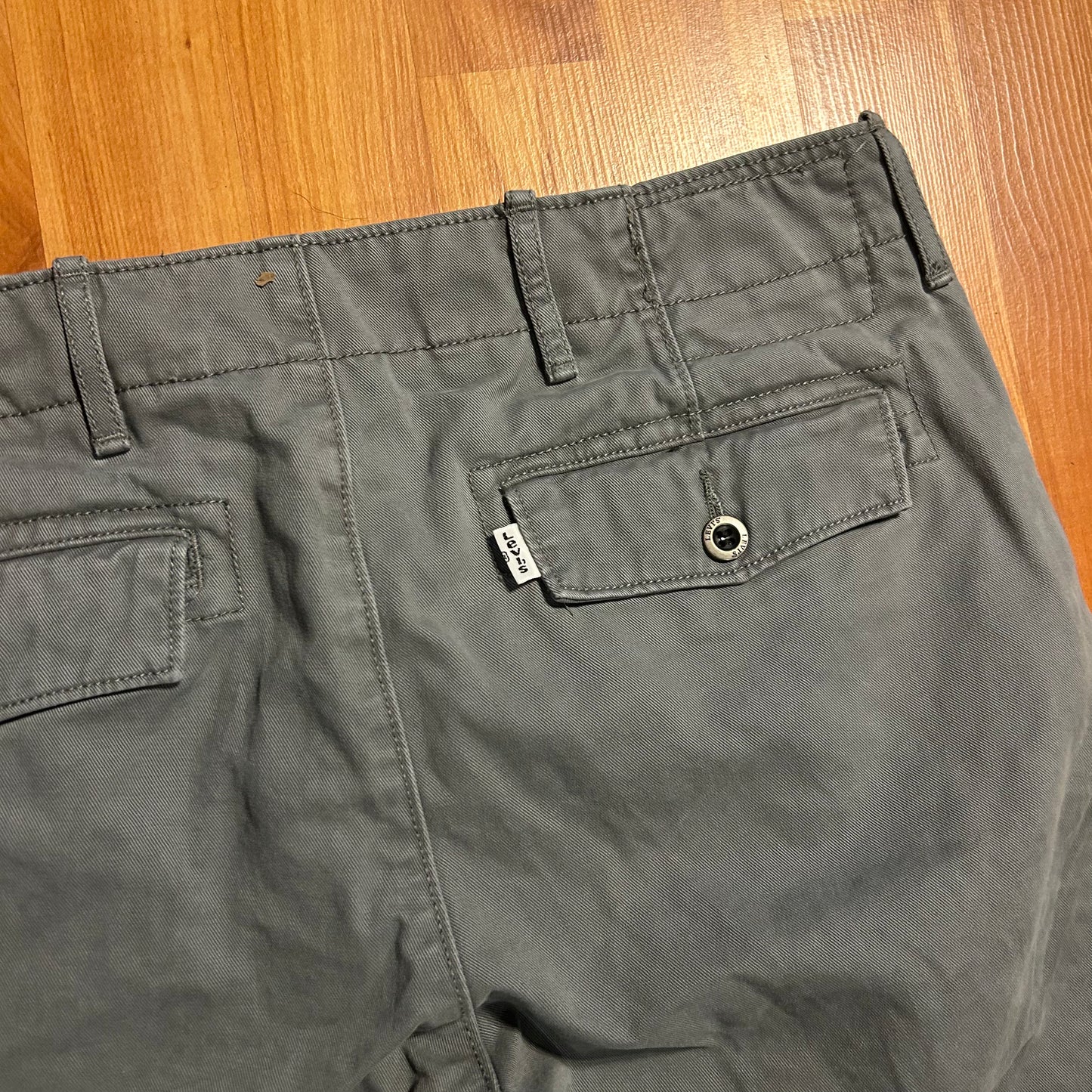 Levi’s Grey White Tab Pants - 32" x 30"