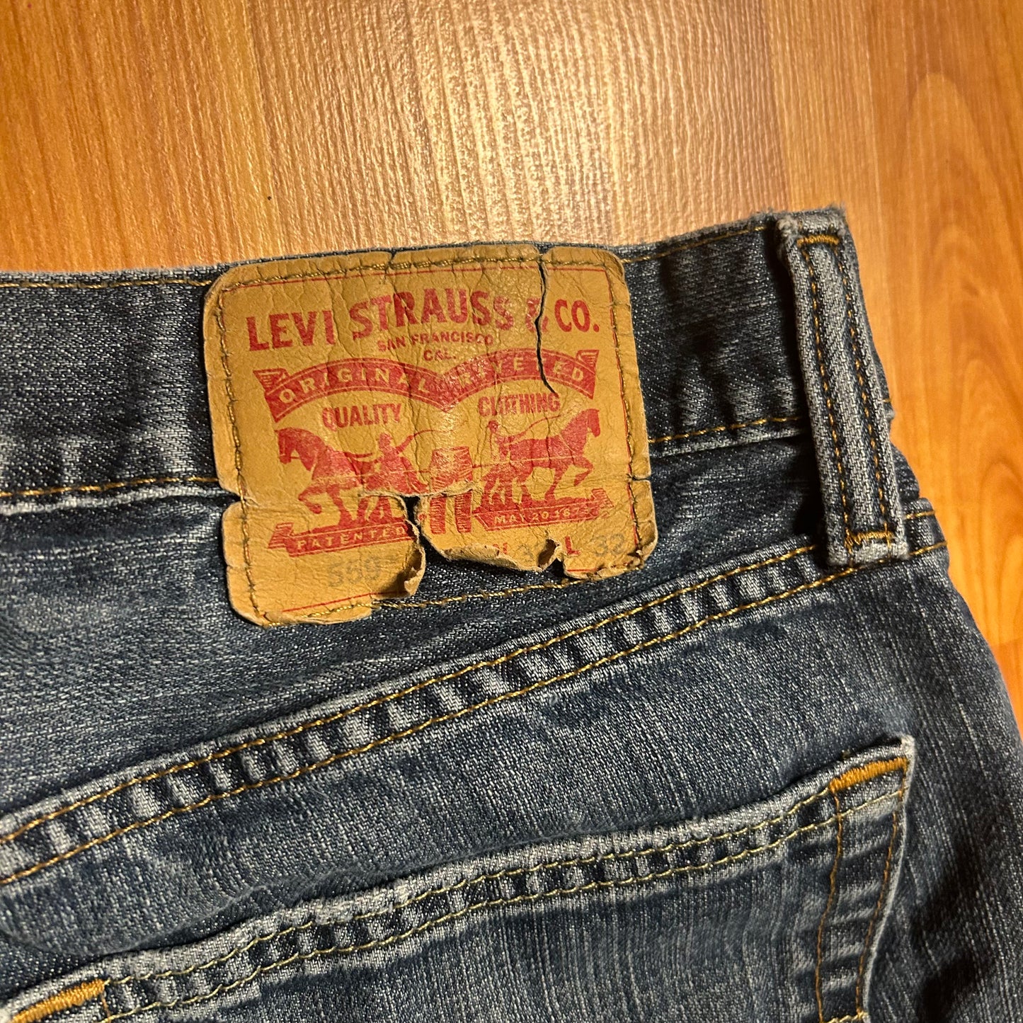 Levi 559 Distressed Denim Blue Jeans - 32" x 30"