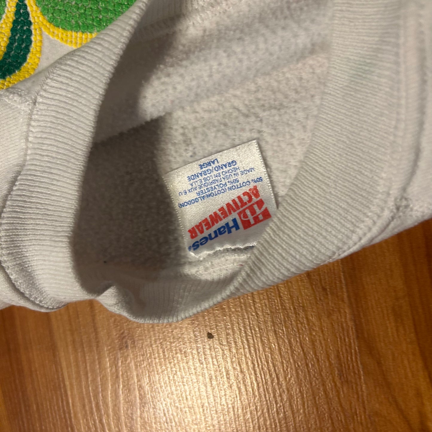 90’s Hanes Hawaii White Crewneck Sweatshirt - Medium - 21.5" x 25"