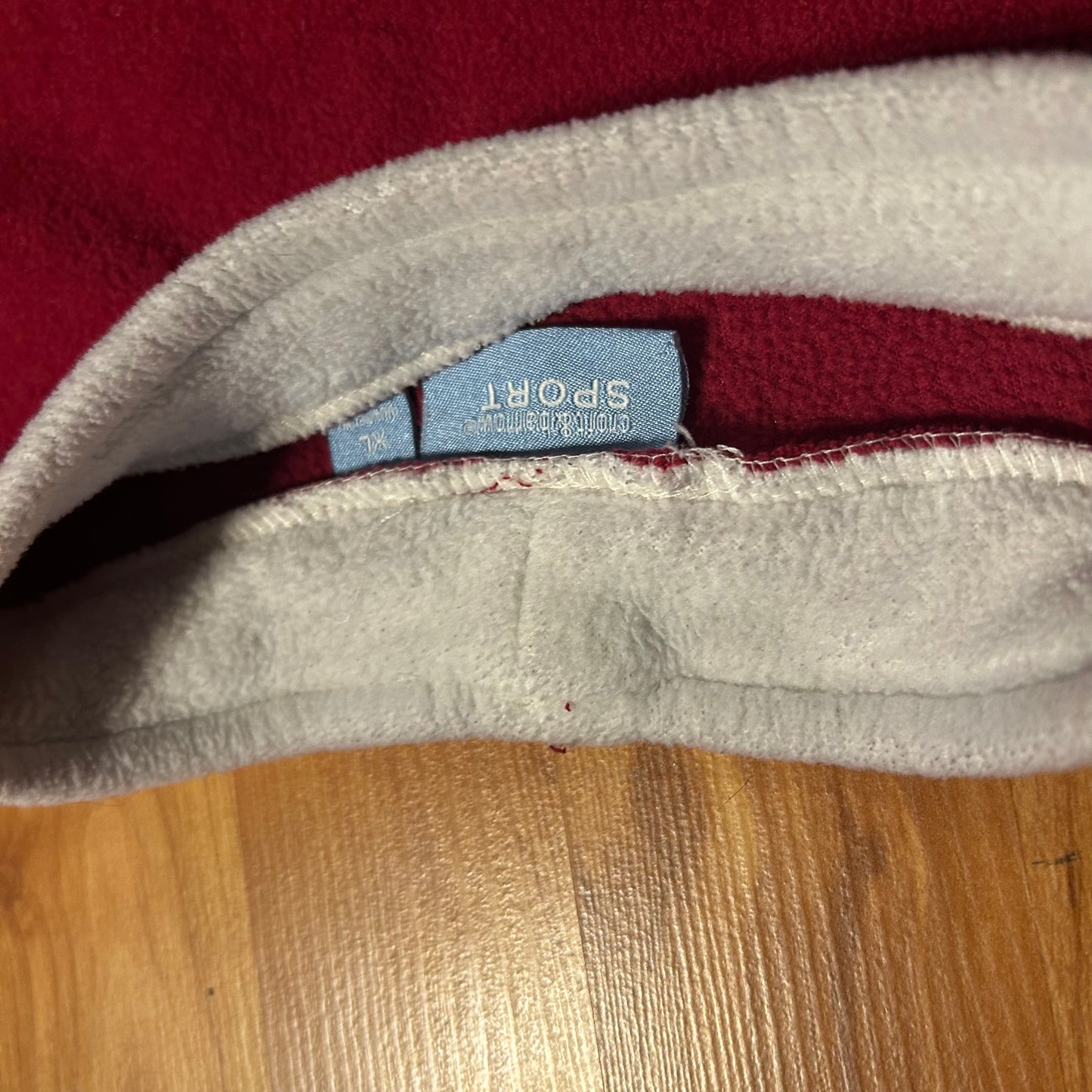 Croft and Barrow Bear Winter Maroon Fleece Crewneck Sweatshirt - Large - 23.5" x 28"