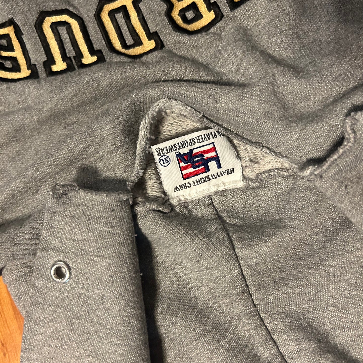 Purdue University Boilermakers Grey Hoodie Sweatshirt - XLarge - 25" x 27"