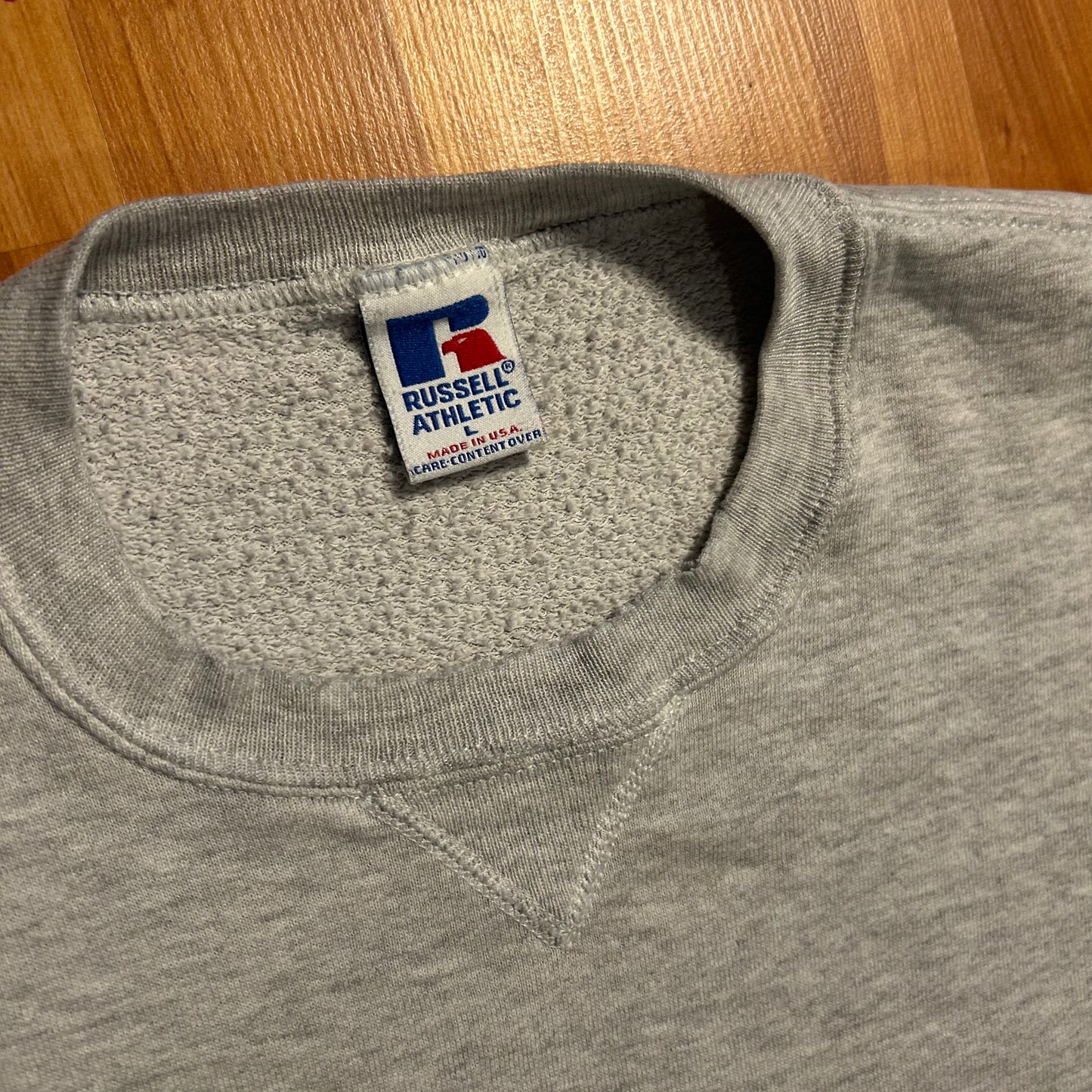 90’s Russell Athletics Grey Blank Crewneck Sweatshirt - Large - 22.5" x 25"