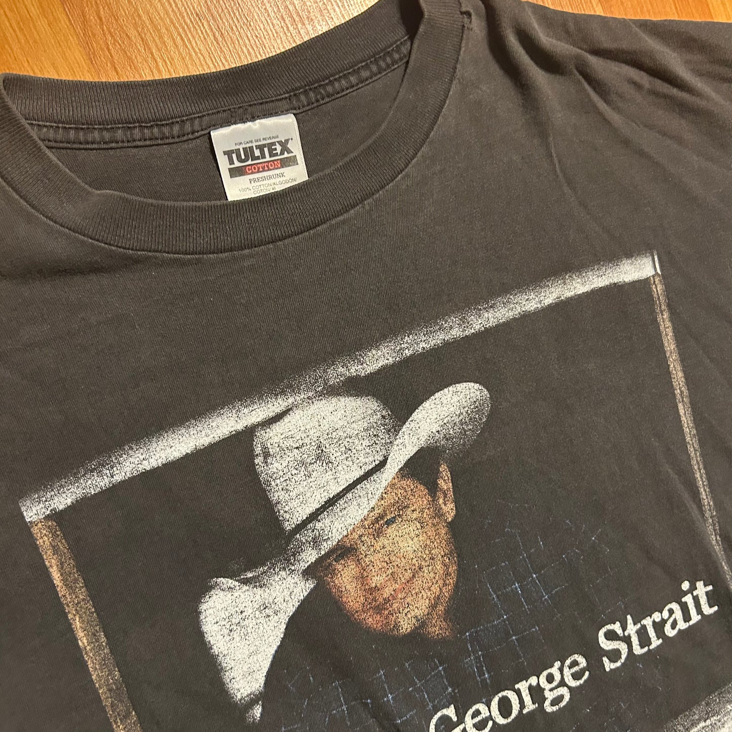 Tultex George Strait Country Music Festival Distressed Faded Black Tshirt - XLarge - 25" x 30"
