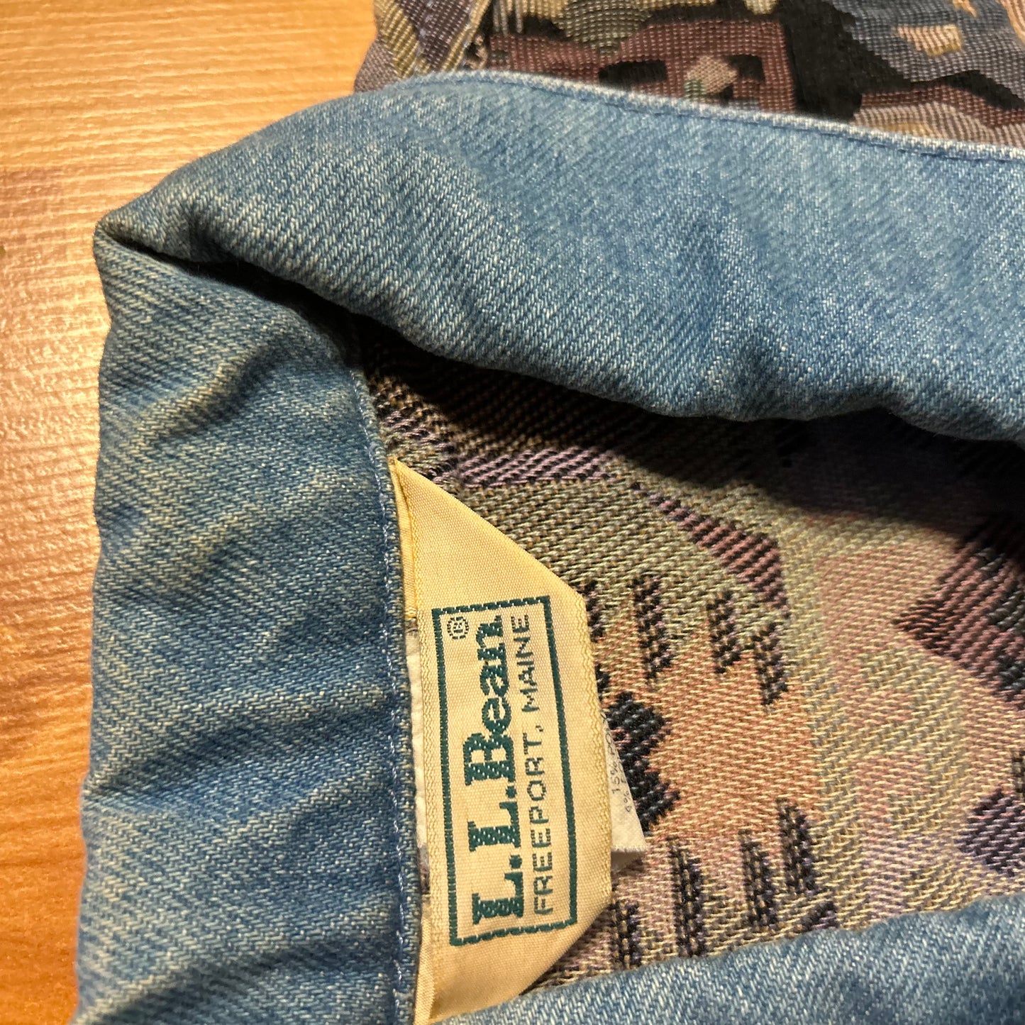 90's LL Bean Carpet Embroidered Denim Button Up Jean Jacket - Medium - 21.5" x 28"