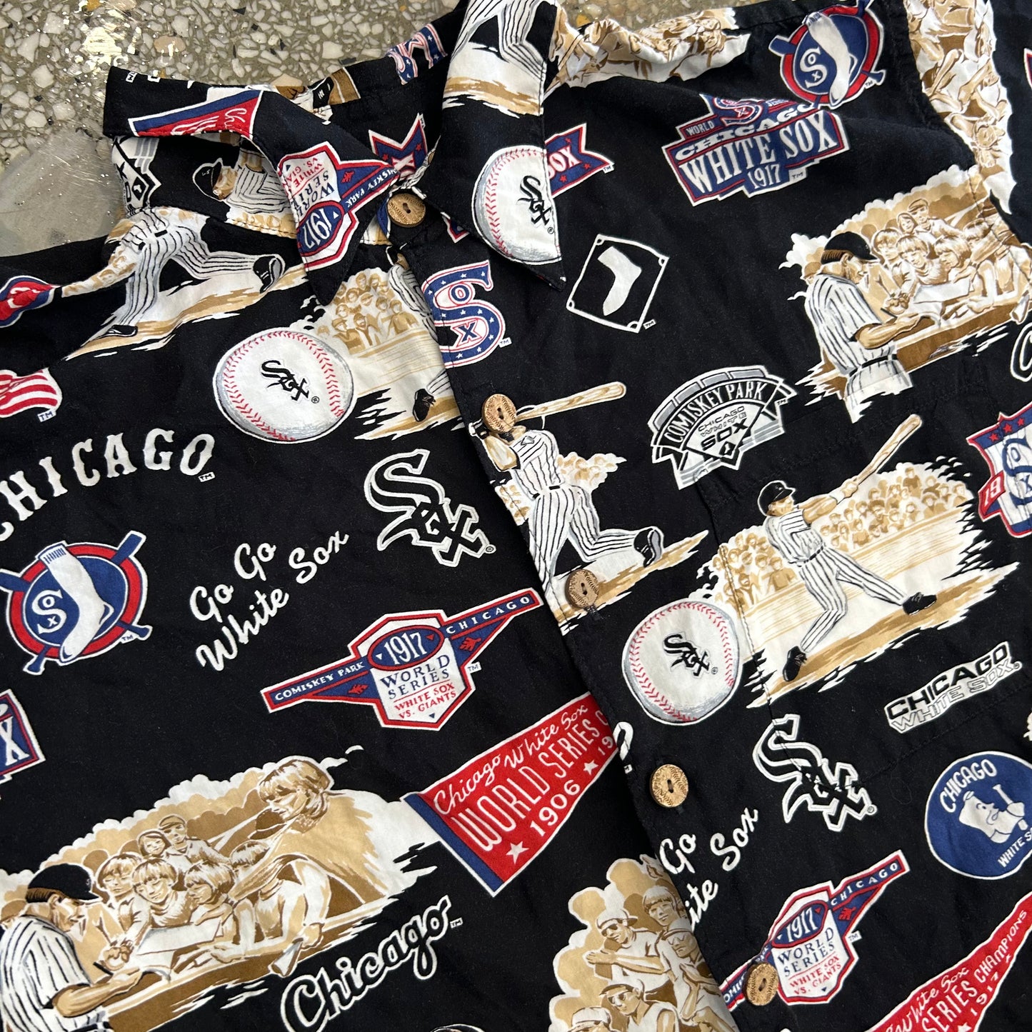 Chicago White Sox MLB Rayon Black Button Up Shirt - XLarge - 27" x 29"