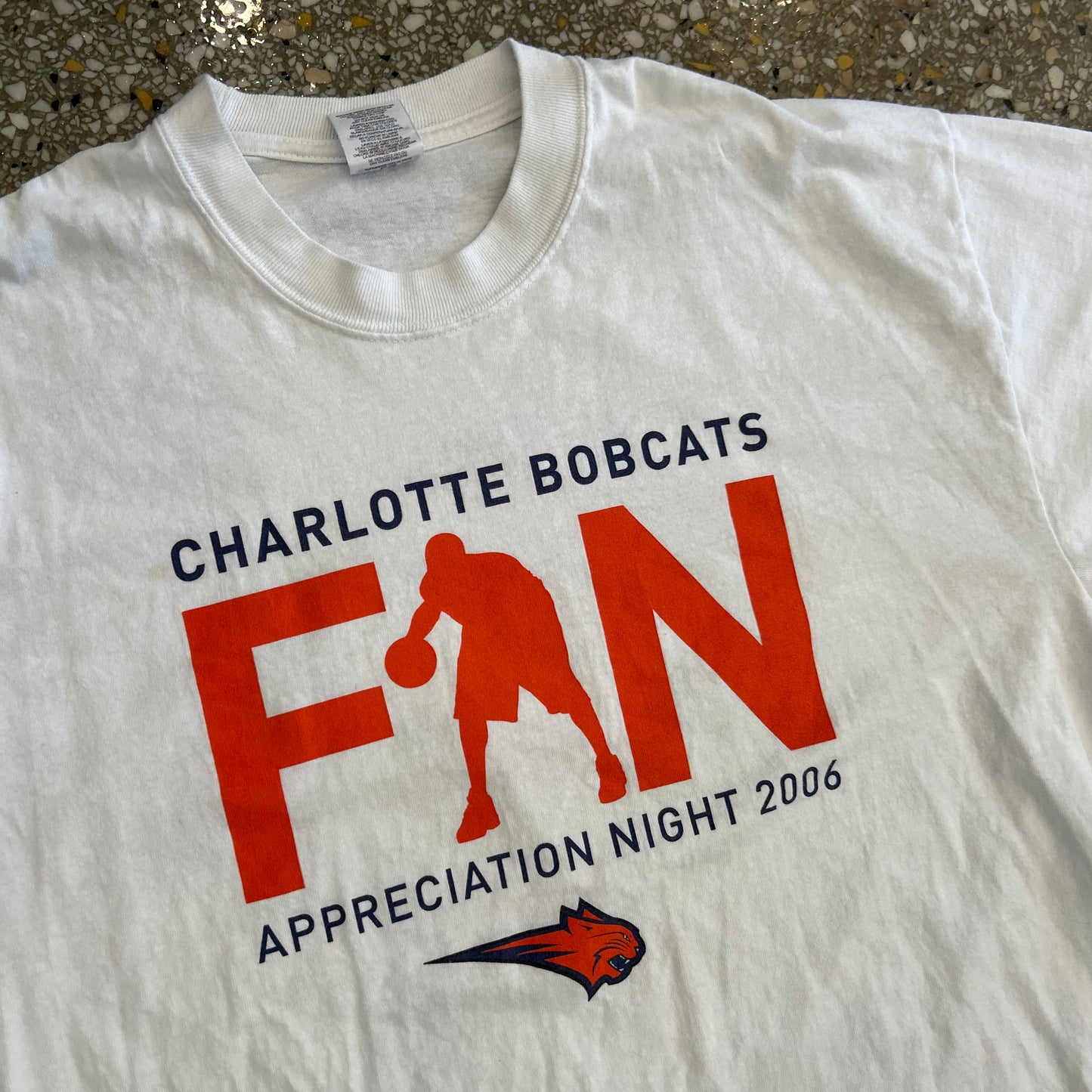 2006 NBA Charlotte Bobcats Fan Appreciation FN Sprite White Tshirt - Medium - 21" x 30"