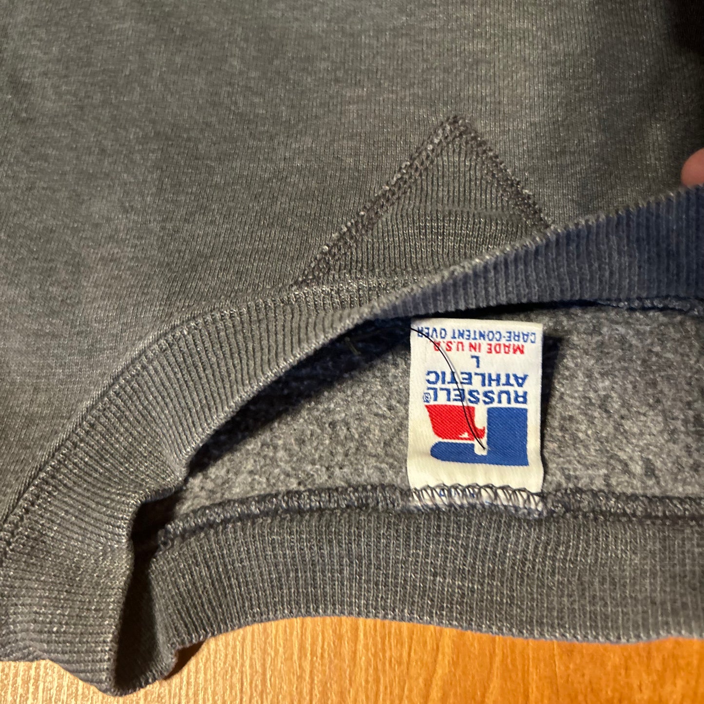 90's Russell Athletics Blank Grey Crewneck Sweatshirt - Large - 23" x 25"