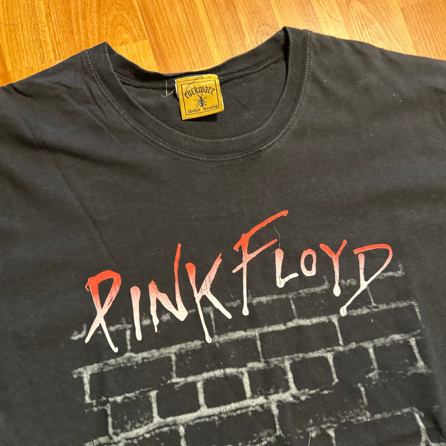 Rockware Pink Floyd The Wall Black Music Band Tshirt - XLarge - 24" x 31"
