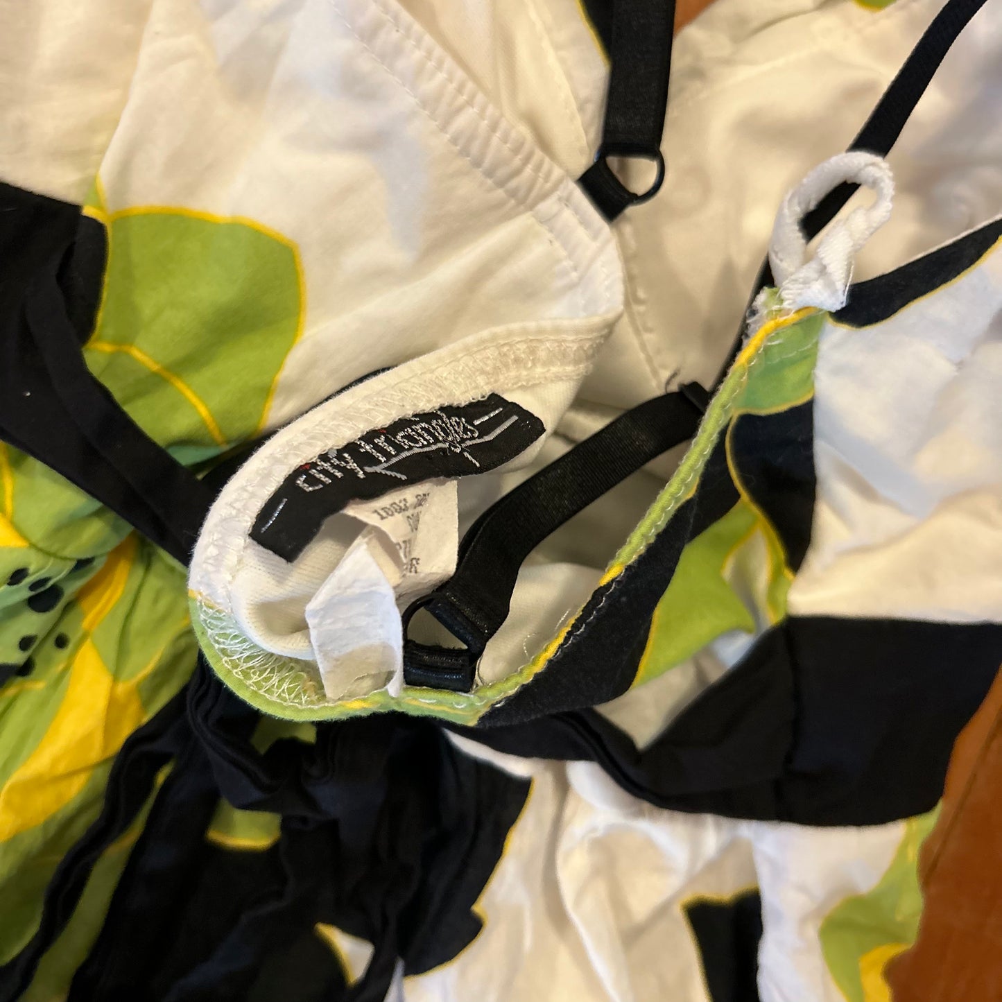 90's City Triangles Green Black White Dress - Tagged 5 / 6 - 10.5" x 29"