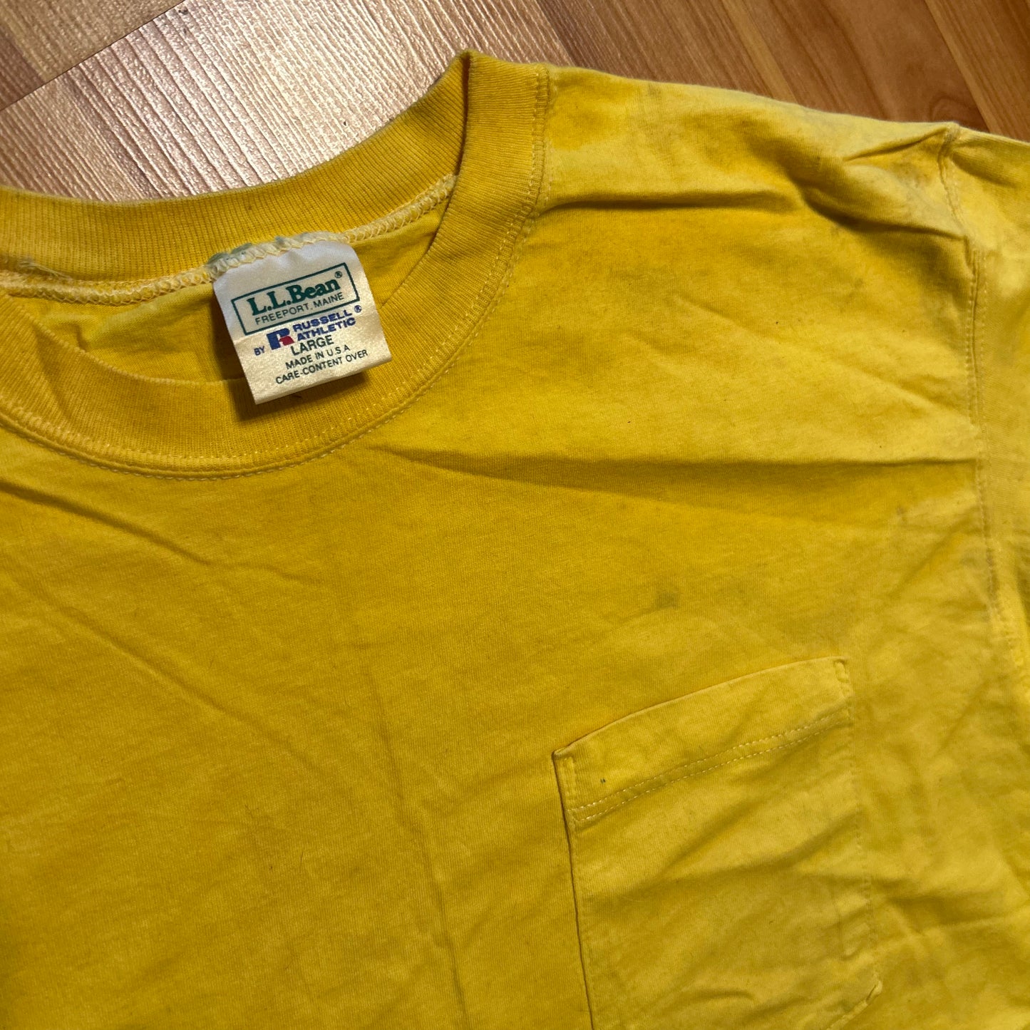 80/90's LL Bean Russell Athletic Yellow Blank Pocket Tshirt - Medium - 21" x 31.5"