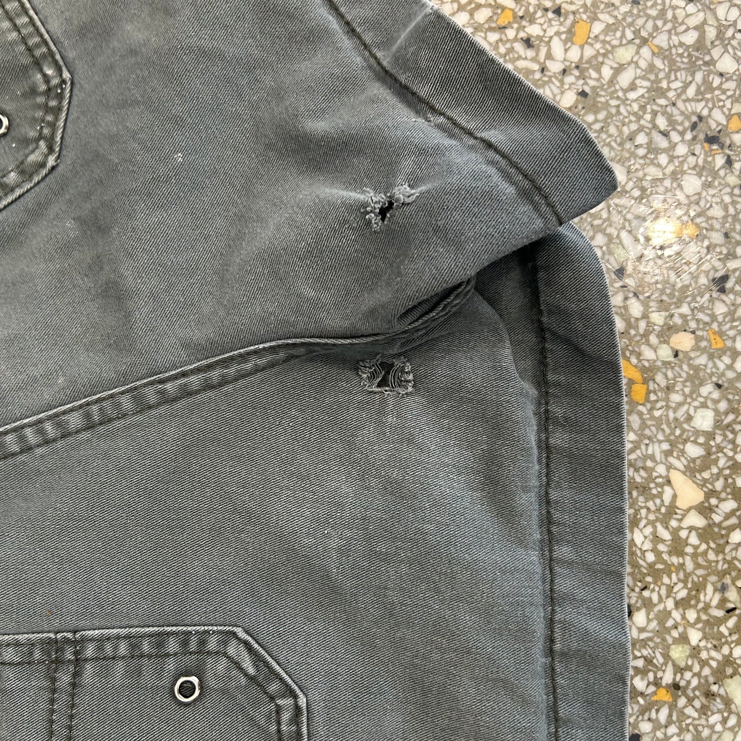Lee Riveted Green Cargo Shorts - 34" x 3.5"