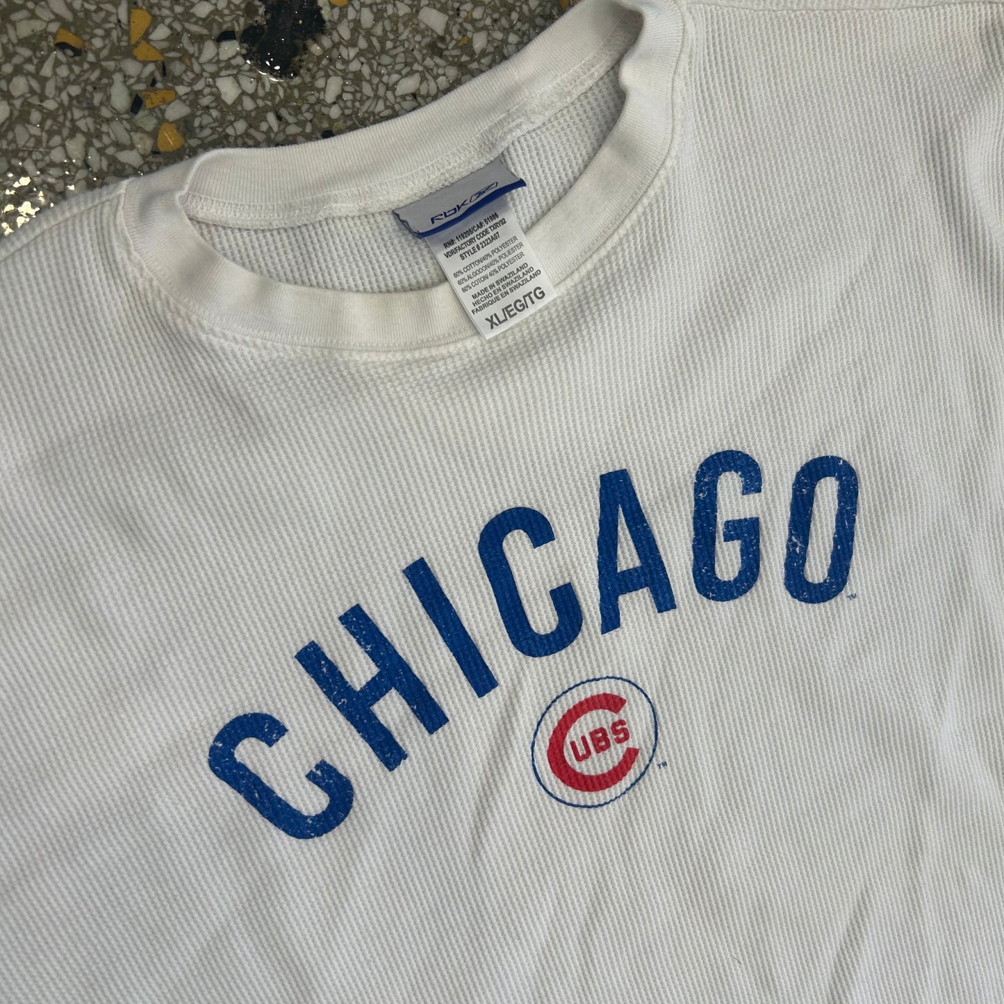 Reebok Chicago Cubs MLB Baseball White Thermal Longsleeve Shirt - XLarge - 24" x 29"