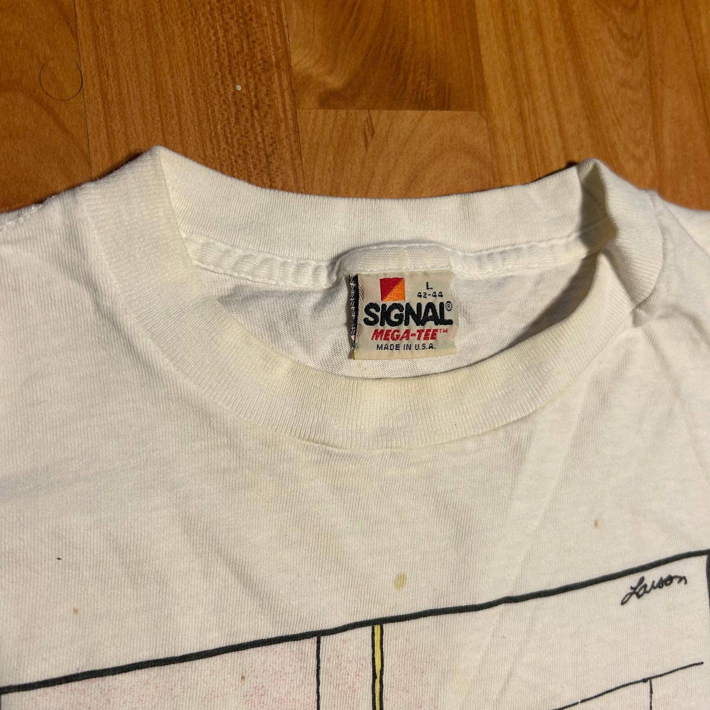 80’s Signal Mega-Tee The Far Side Universal Press Syndicate 1988 Dallas Alice Comic Funny White Cotton Tshirt - Medium - 21.5” x 27”