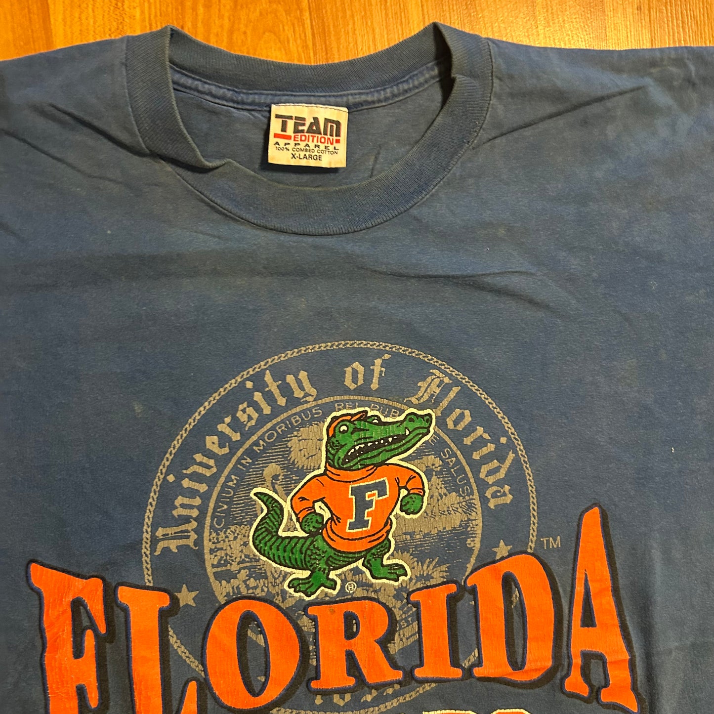 Team Apparel University of Florida Gators Blue Tshirt - Large - 22.5" x 29"