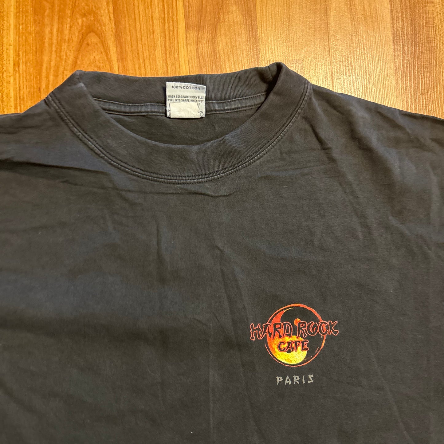 Hard Rock Cafe Paris Black Sparkly Dragon Tshirt - XLarge - 24" x 29.5"