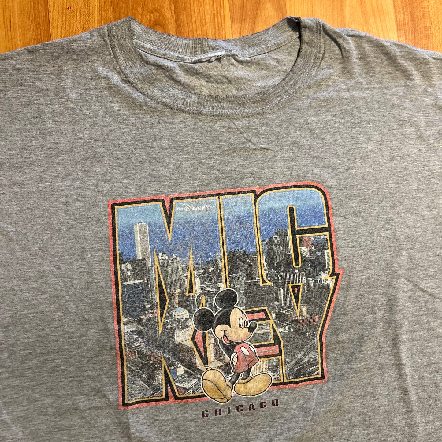 Disney Mickey Mouse Grey Chicago Tshirt - Large - 23.5" x 29"