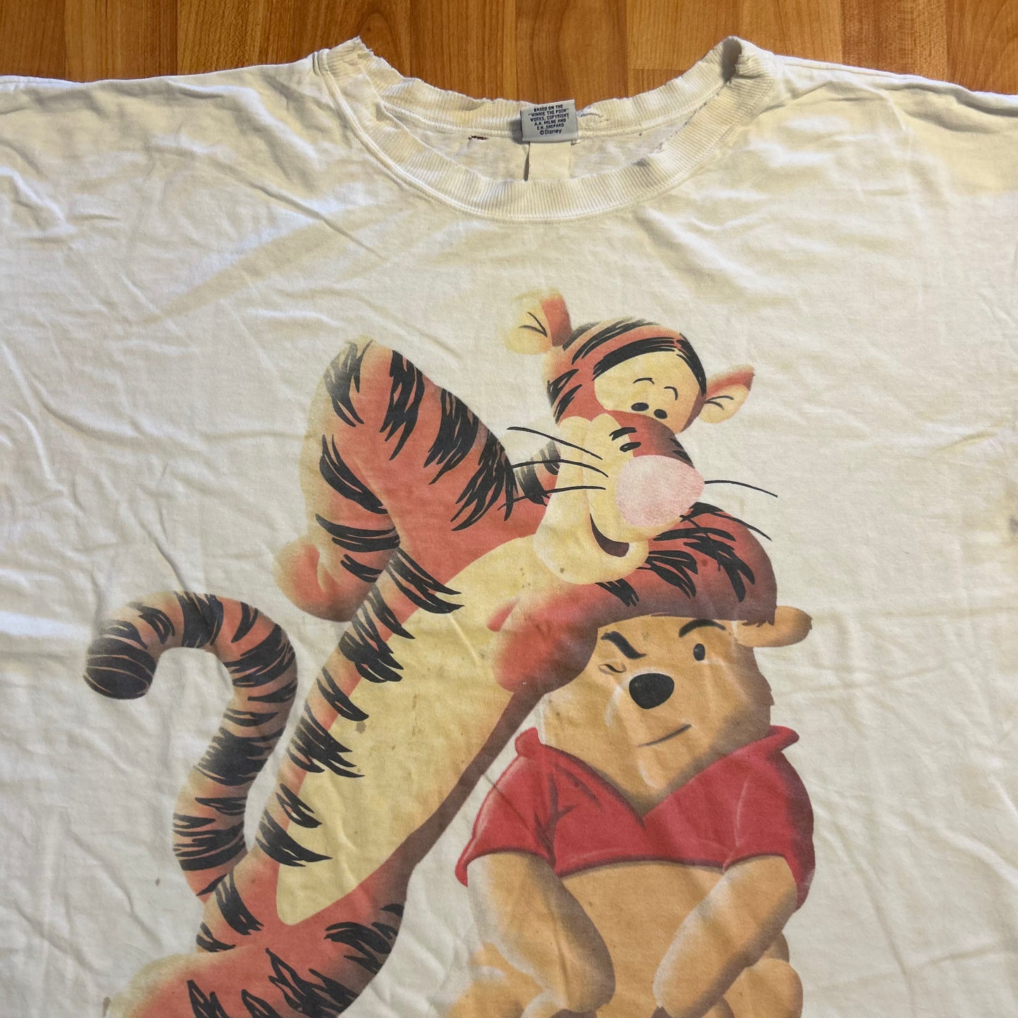 Disney Winnie The Pooh Tigger White Distressed Tshirt - XLarge - 27" x 28"