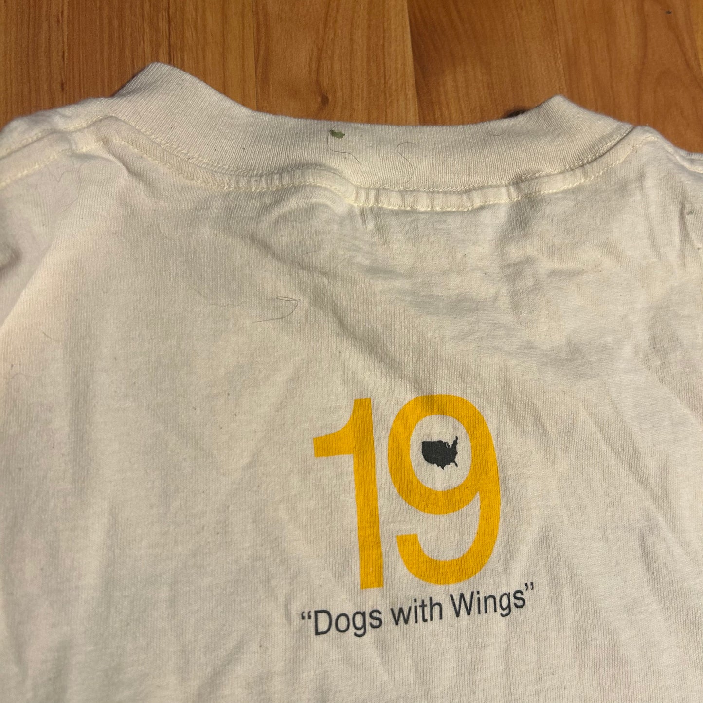 Tultex Tom Petty and the Heartbreakers 1995 Tour 19 Dogs with Wings White Yellow Tshirt - Large - 22.5" x 31"