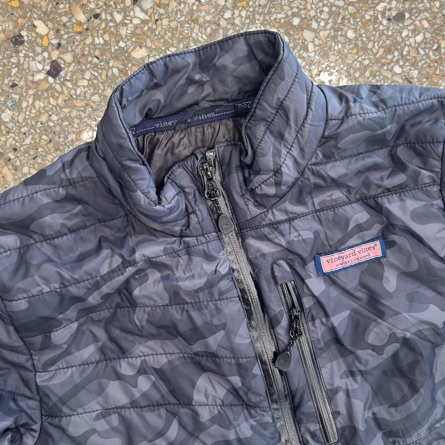Vineyard Vines Black Camo Zip Up Puffer Jacket - Small - 18.5" x 23.5"