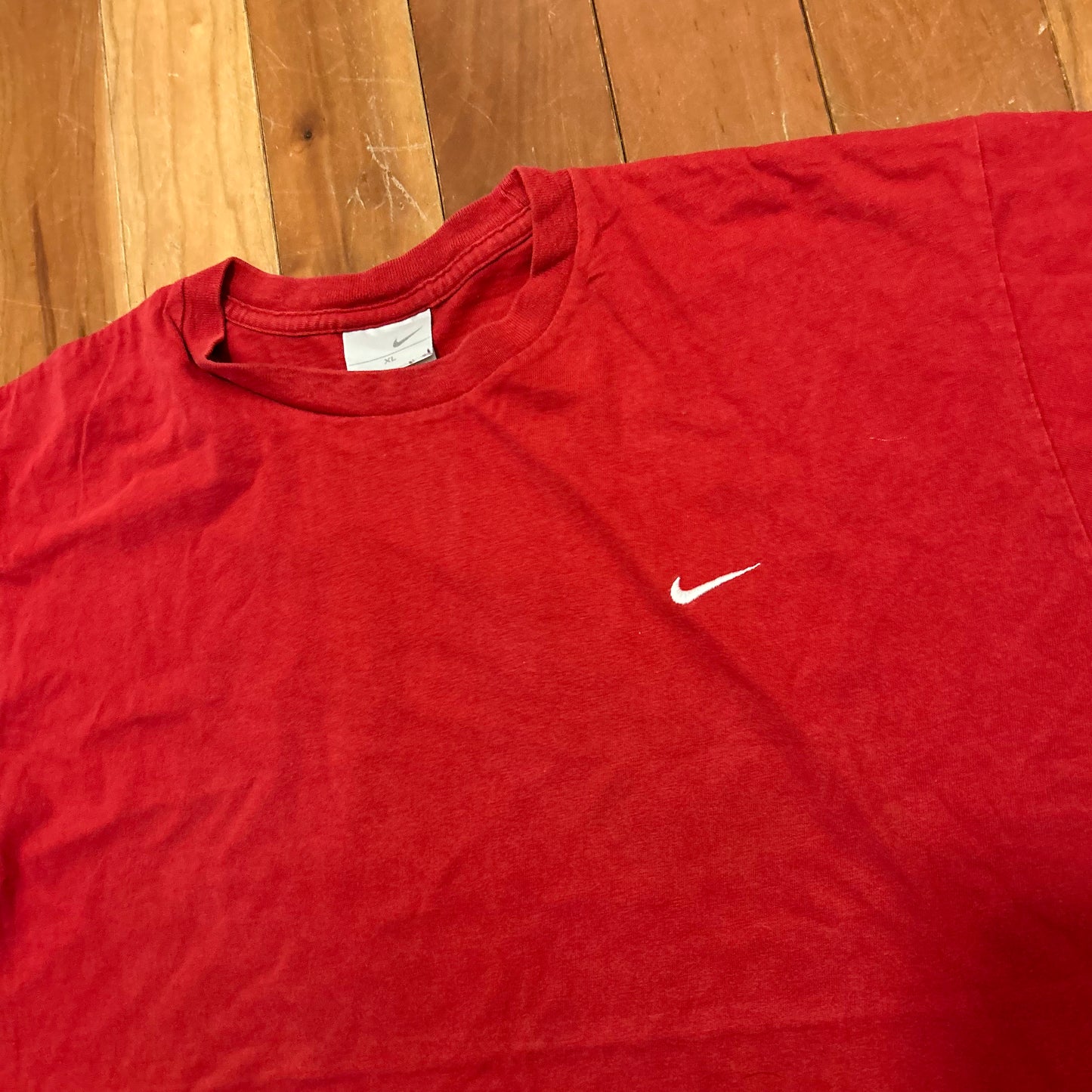 00's Nike Red Mini Swoosh Tshirt - Large - 22" x 26"